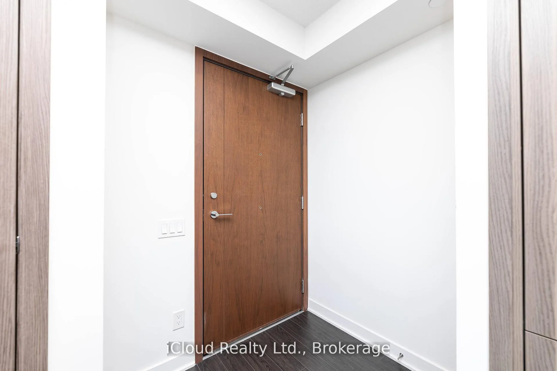 Photo 3 of Unit 2311, 19 Bathurst Street, Toronto, Waterfront Communities — HOMEH