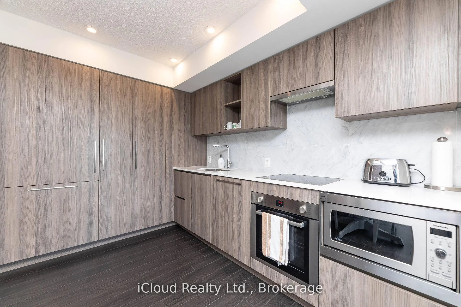 Photo 7 of Unit 2311, 19 Bathurst Street, Toronto, Waterfront Communities — HOMEH