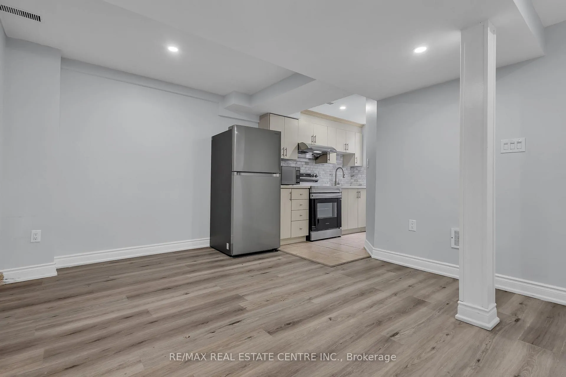 Photo 6 of Unit BASEMENT, 42 Baha Crescent, Brampton, Fletcher's Meadow — HOMEH