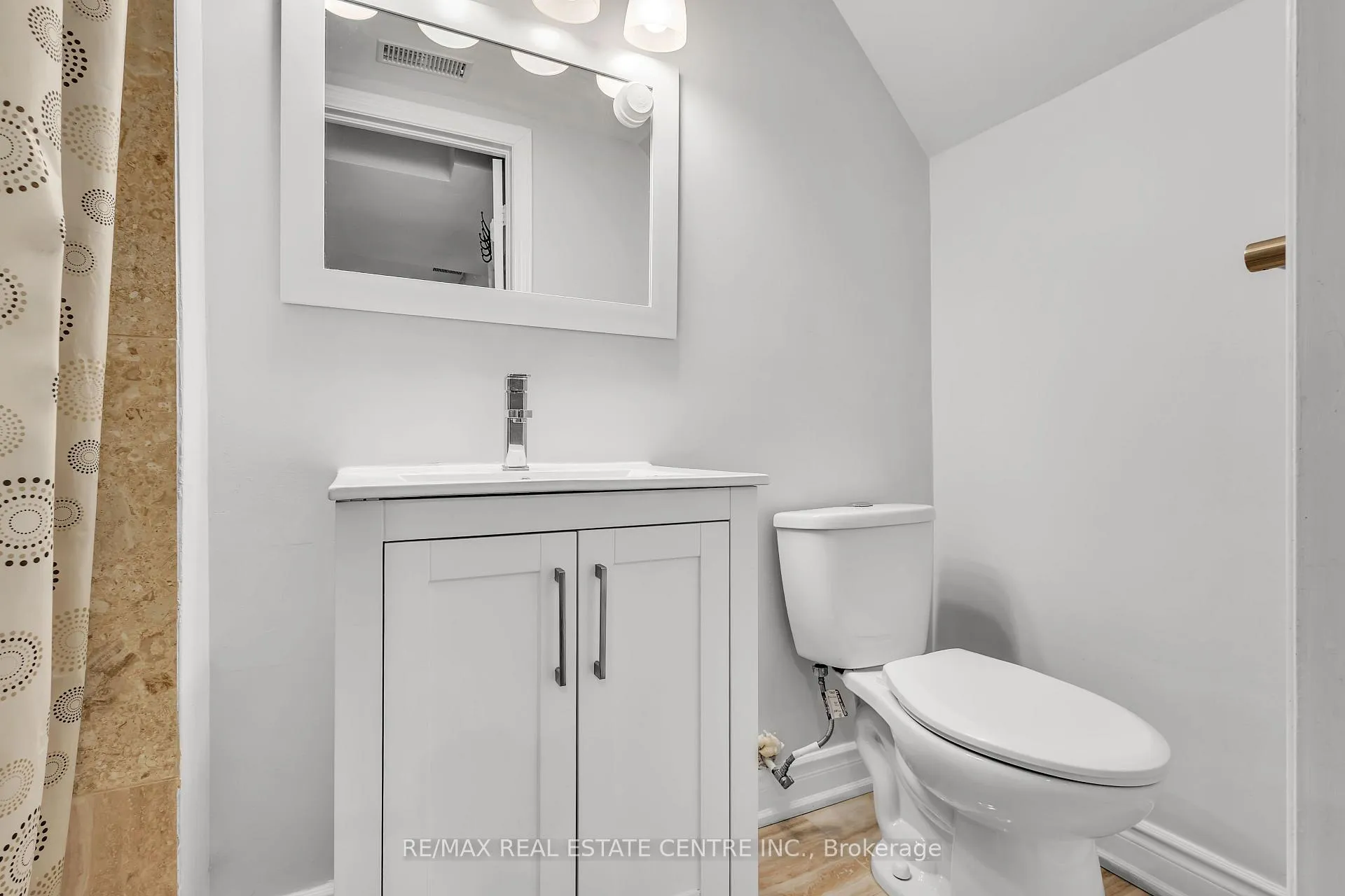 Photo 16 of Unit BASEMENT, 42 Baha Crescent, Brampton, Fletcher's Meadow — HOMEH