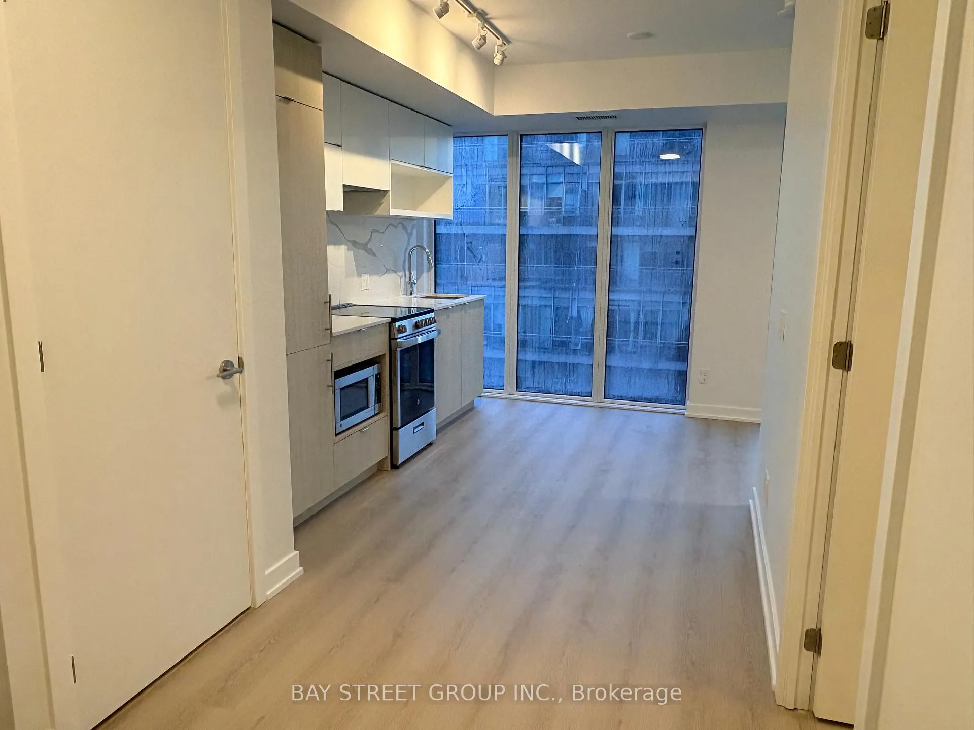 Photo 2 of Unit 907, 100 Queen Street E, Toronto, Church-Yonge Corridor — HOMEH