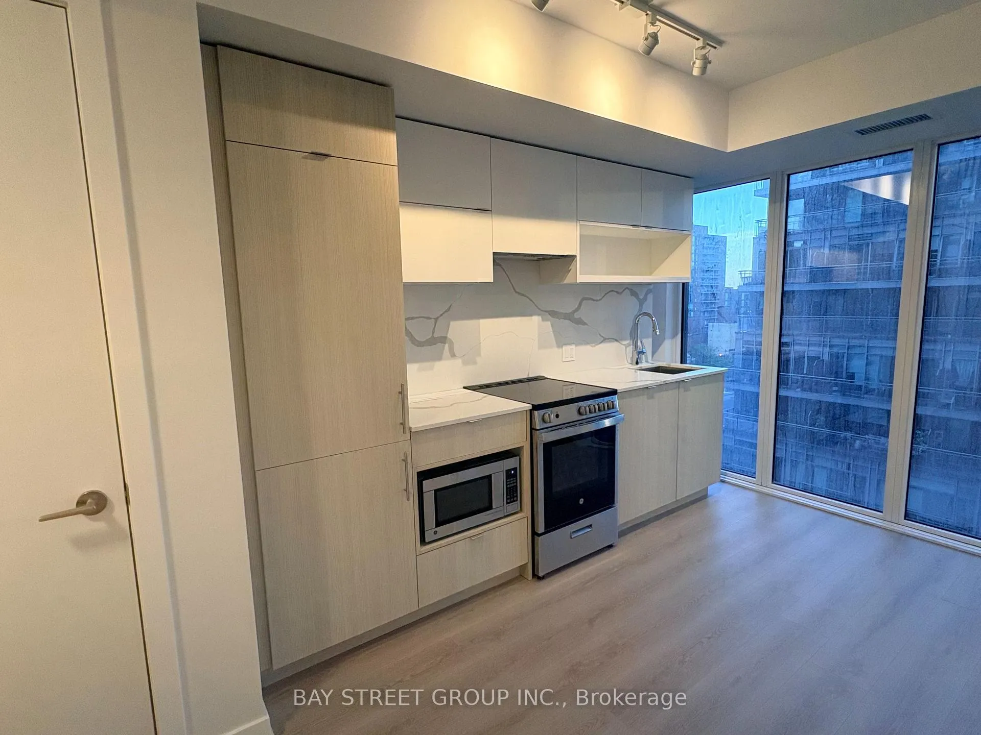 Photo 3 of Unit 907, 100 Queen Street E, Toronto, Church-Yonge Corridor — HOMEH
