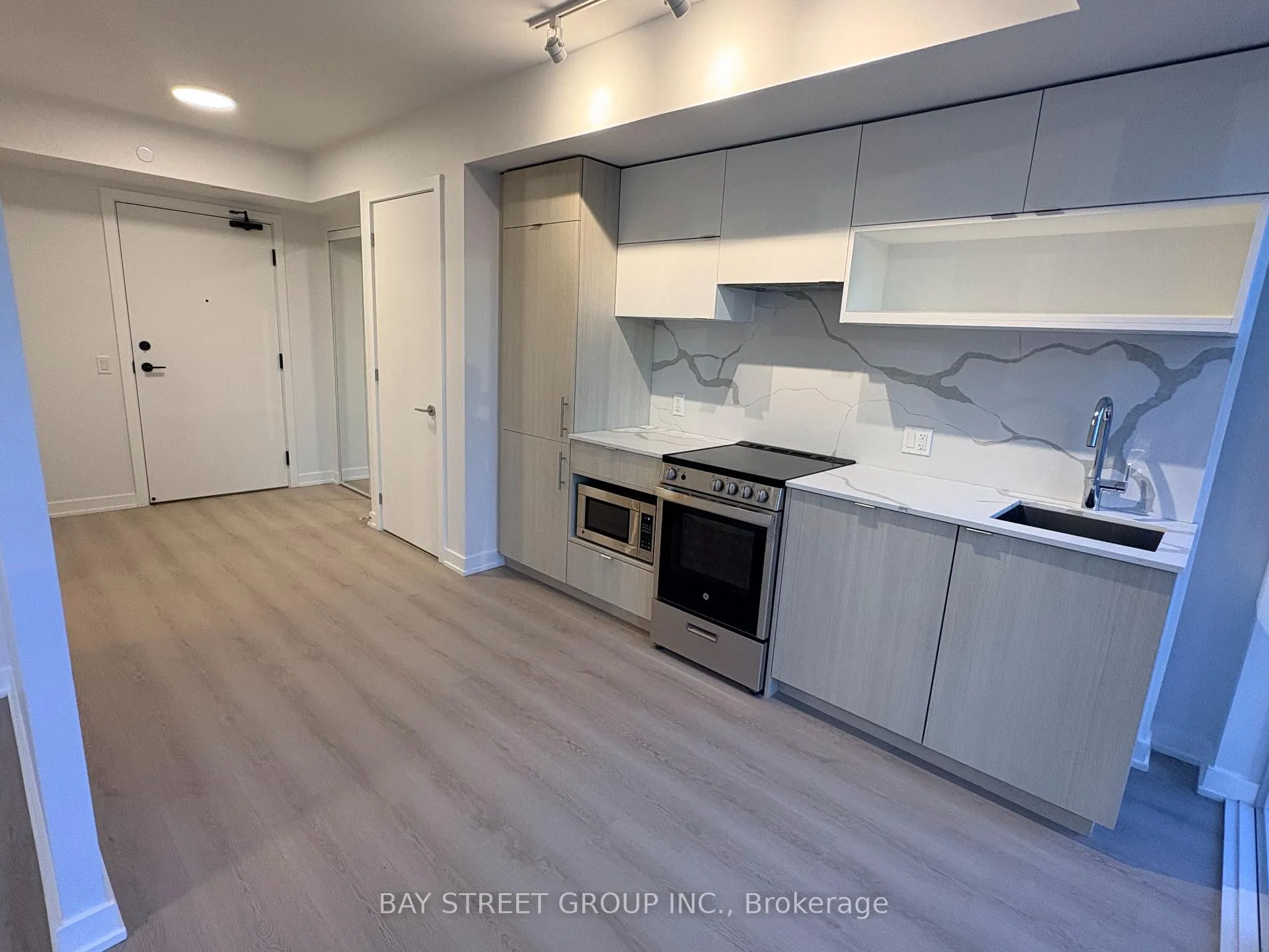 Photo 6 of Unit 907, 100 Queen Street E, Toronto, Church-Yonge Corridor — HOMEH