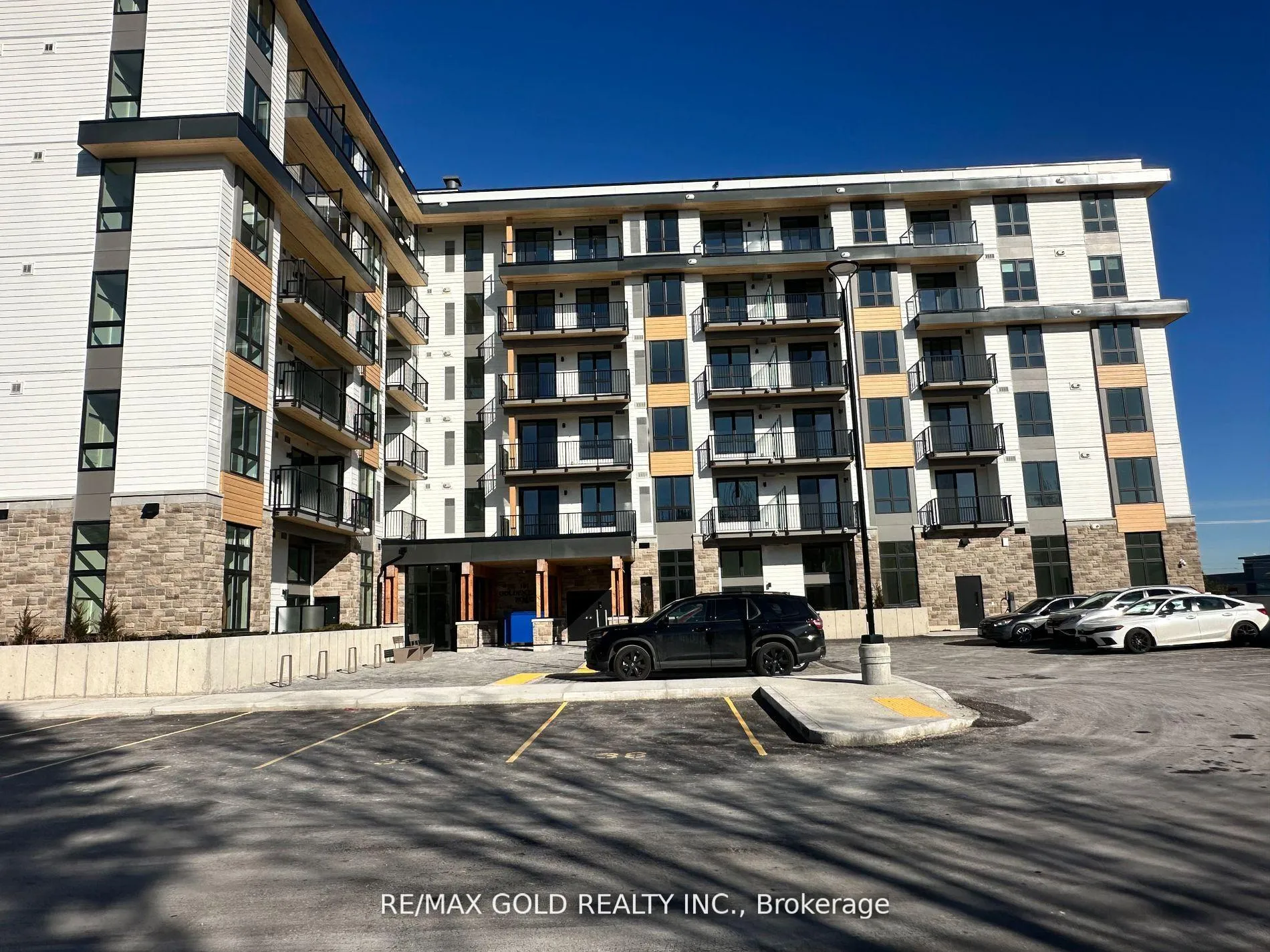 Photo 3 of Unit 611, 101 Golden Eagle Road, Waterloo, North Lakeshore — HOMEH