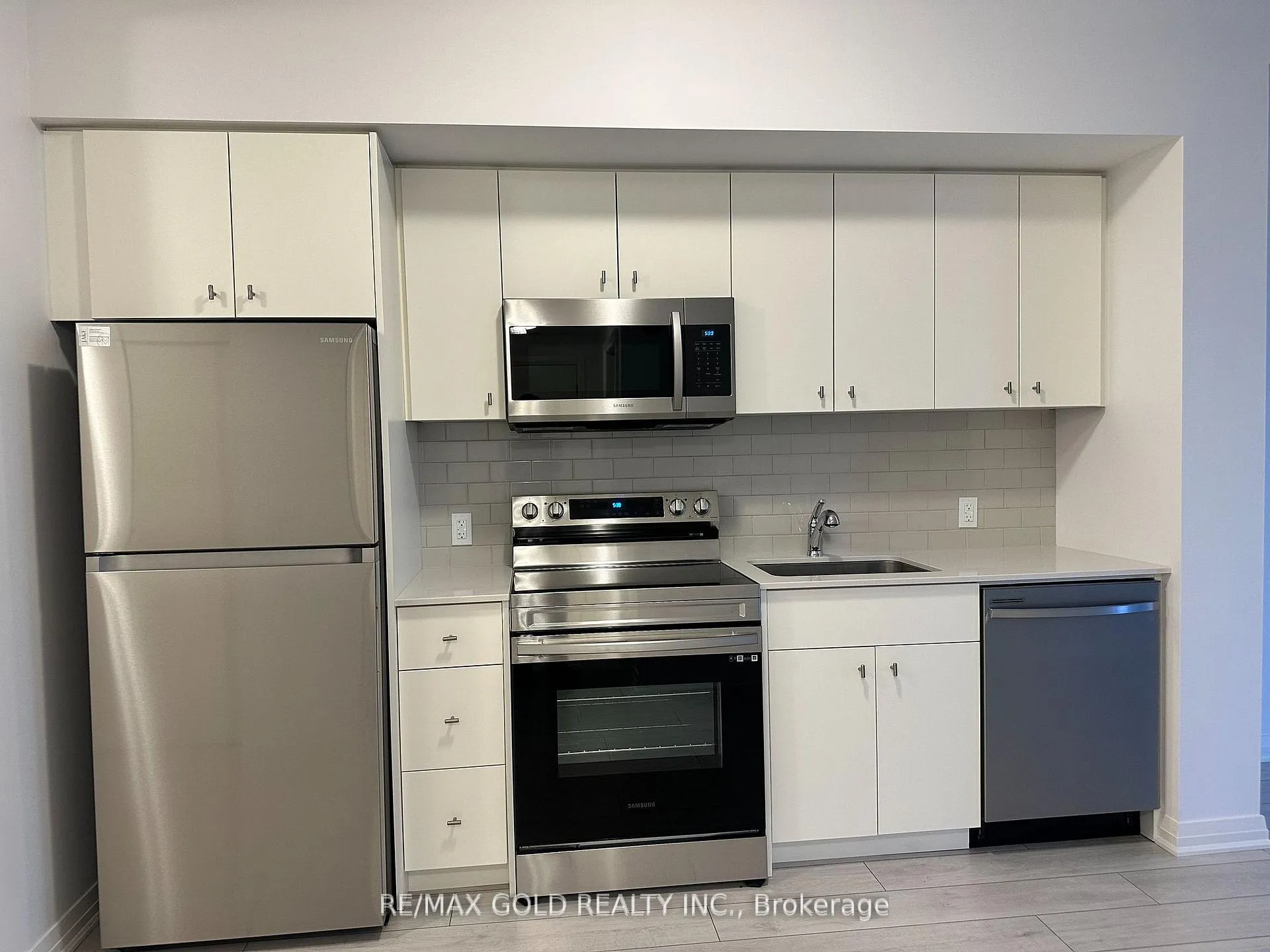 Photo 8 of Unit 611, 101 Golden Eagle Road, Waterloo, North Lakeshore — HOMEH