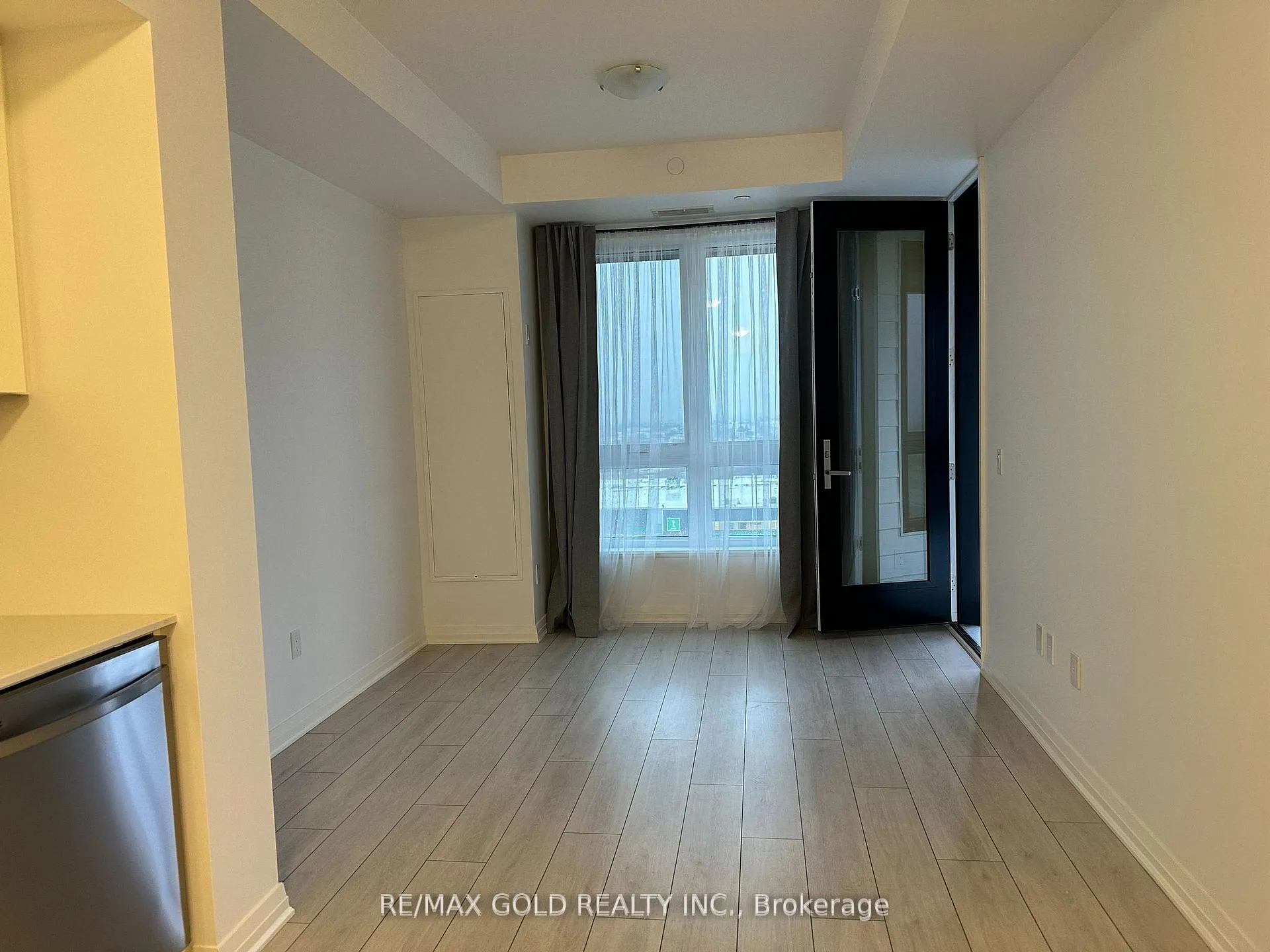 Photo 10 of Unit 611, 101 Golden Eagle Road, Waterloo, North Lakeshore — HOMEH