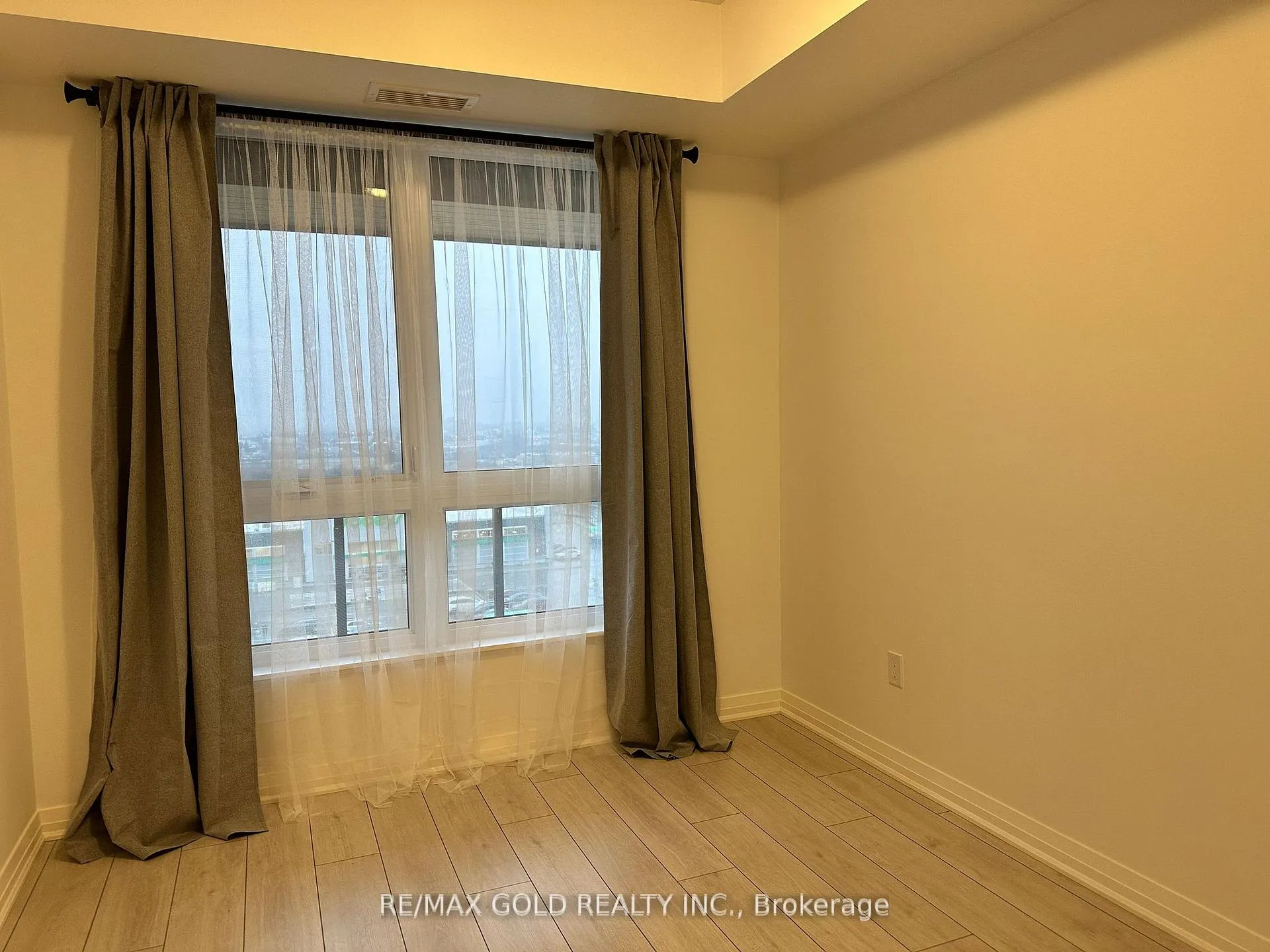 Photo 11 of Unit 611, 101 Golden Eagle Road, Waterloo, North Lakeshore — HOMEH