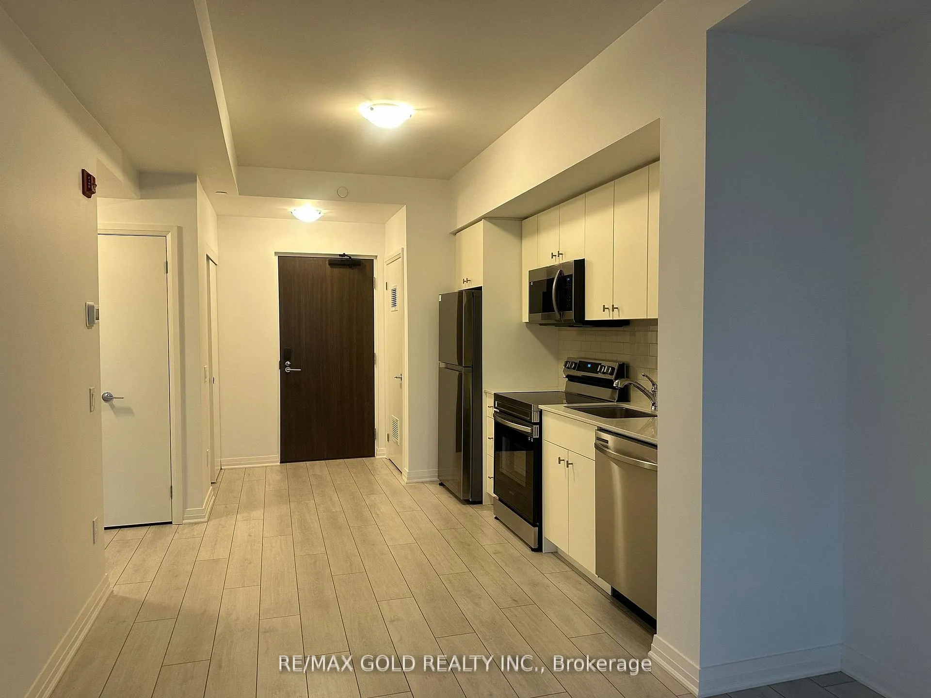 Photo 14 of Unit 611, 101 Golden Eagle Road, Waterloo, North Lakeshore — HOMEH