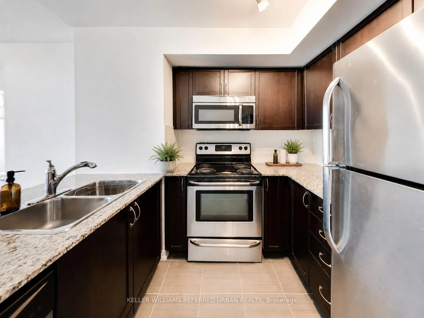 Photo 3 of Unit 815, 812 Lansdowne Avenue, Toronto, Dovercourt-Wallace Emerson-Junction — HOMEH