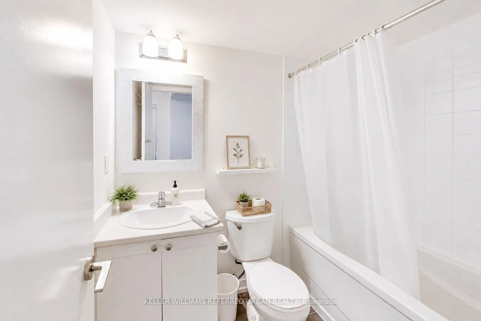 Photo 8 of Unit 815, 812 Lansdowne Avenue, Toronto, Dovercourt-Wallace Emerson-Junction — HOMEH