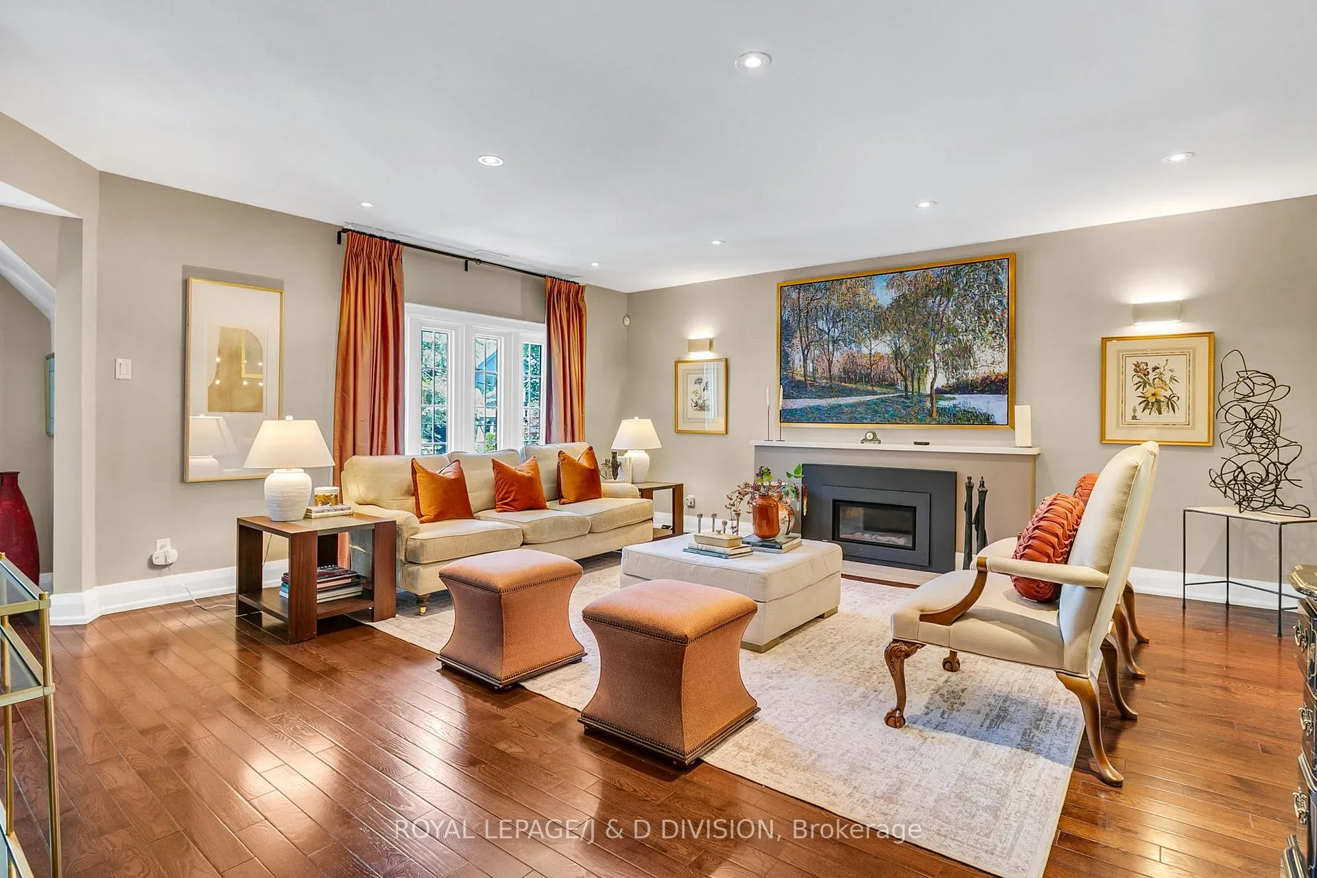 Photo 3 of 137 Highbourne Road, Toronto, Yonge-Eglinton — HOMEH