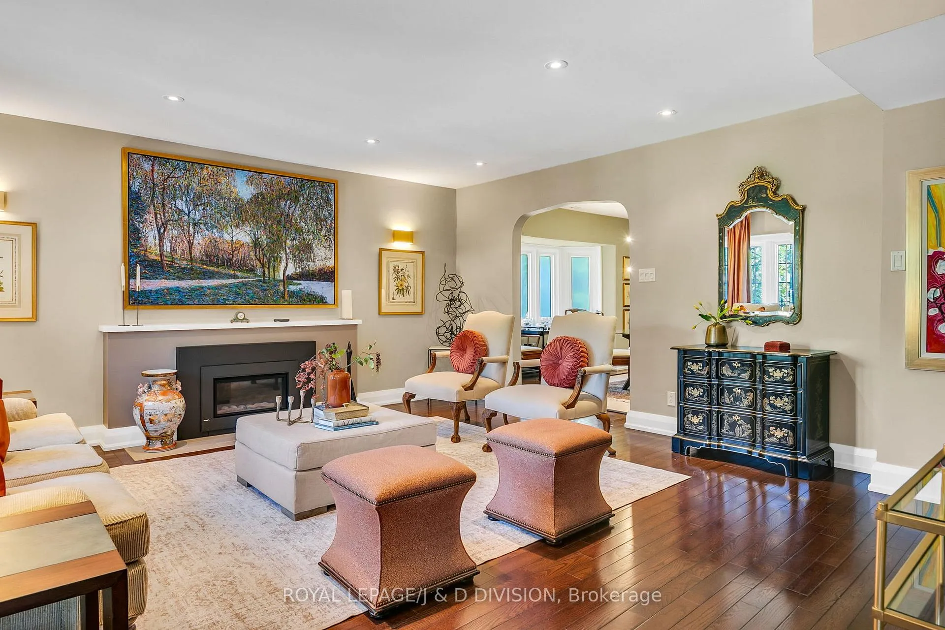 Photo 4 of 137 Highbourne Road, Toronto, Yonge-Eglinton — HOMEH