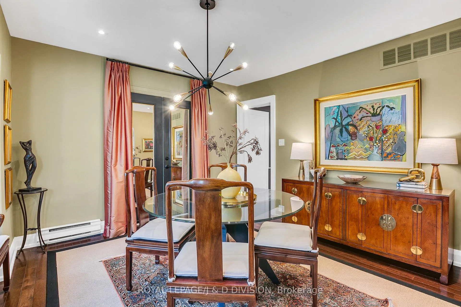 Photo 10 of 137 Highbourne Road, Toronto, Yonge-Eglinton — HOMEH