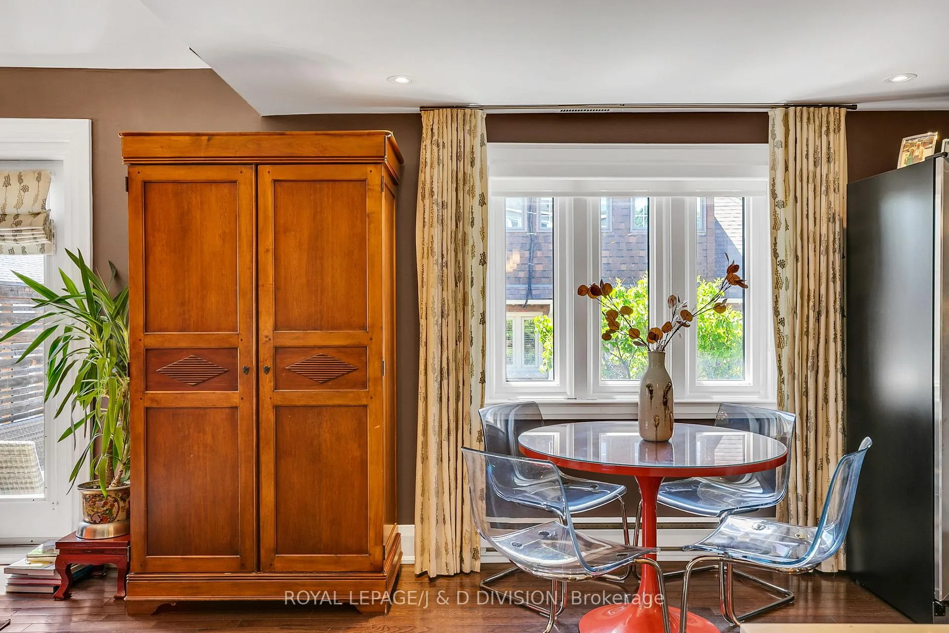 Photo 18 of 137 Highbourne Road, Toronto, Yonge-Eglinton — HOMEH