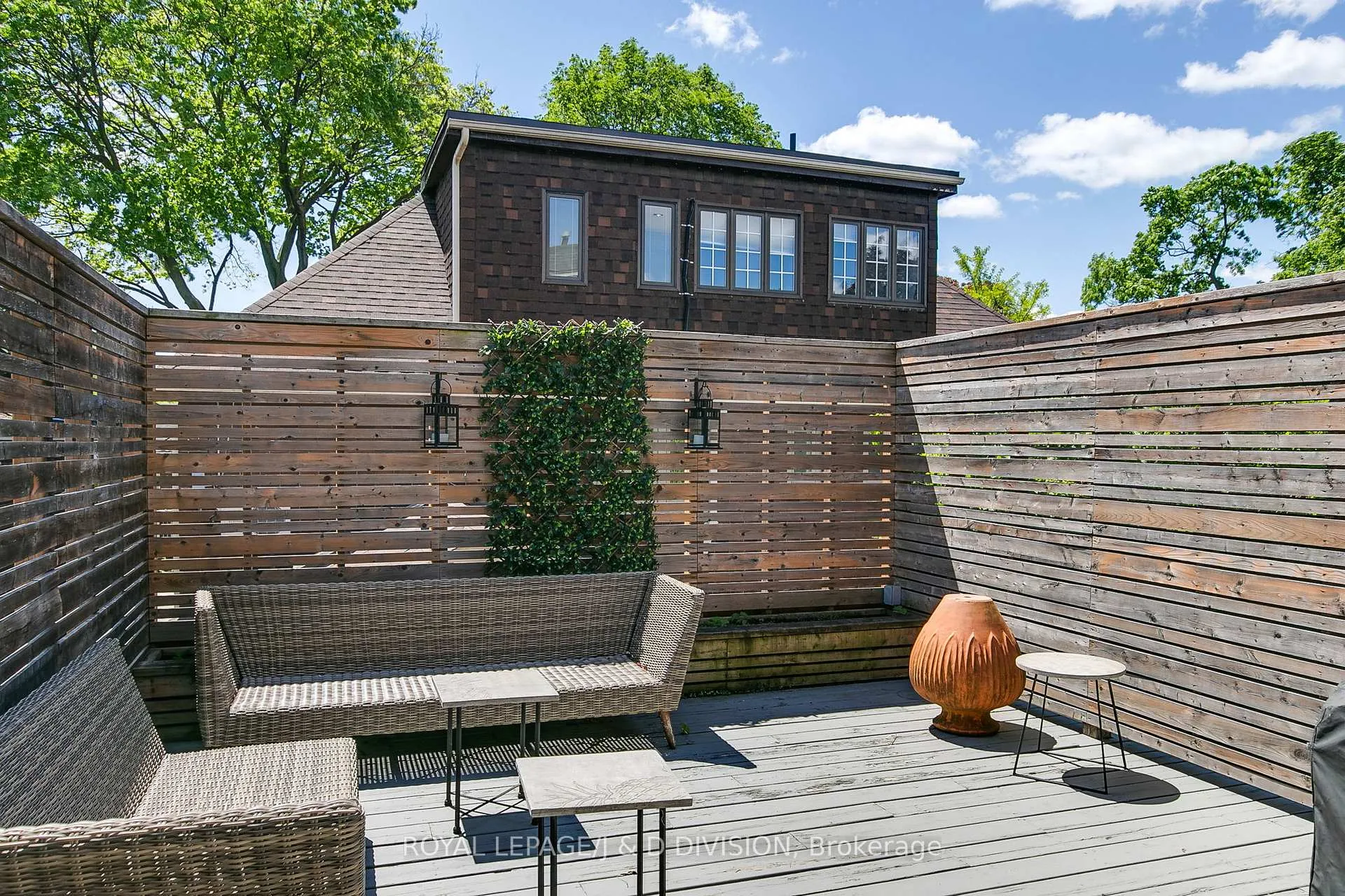 Photo 25 of 137 Highbourne Road, Toronto, Yonge-Eglinton — HOMEH
