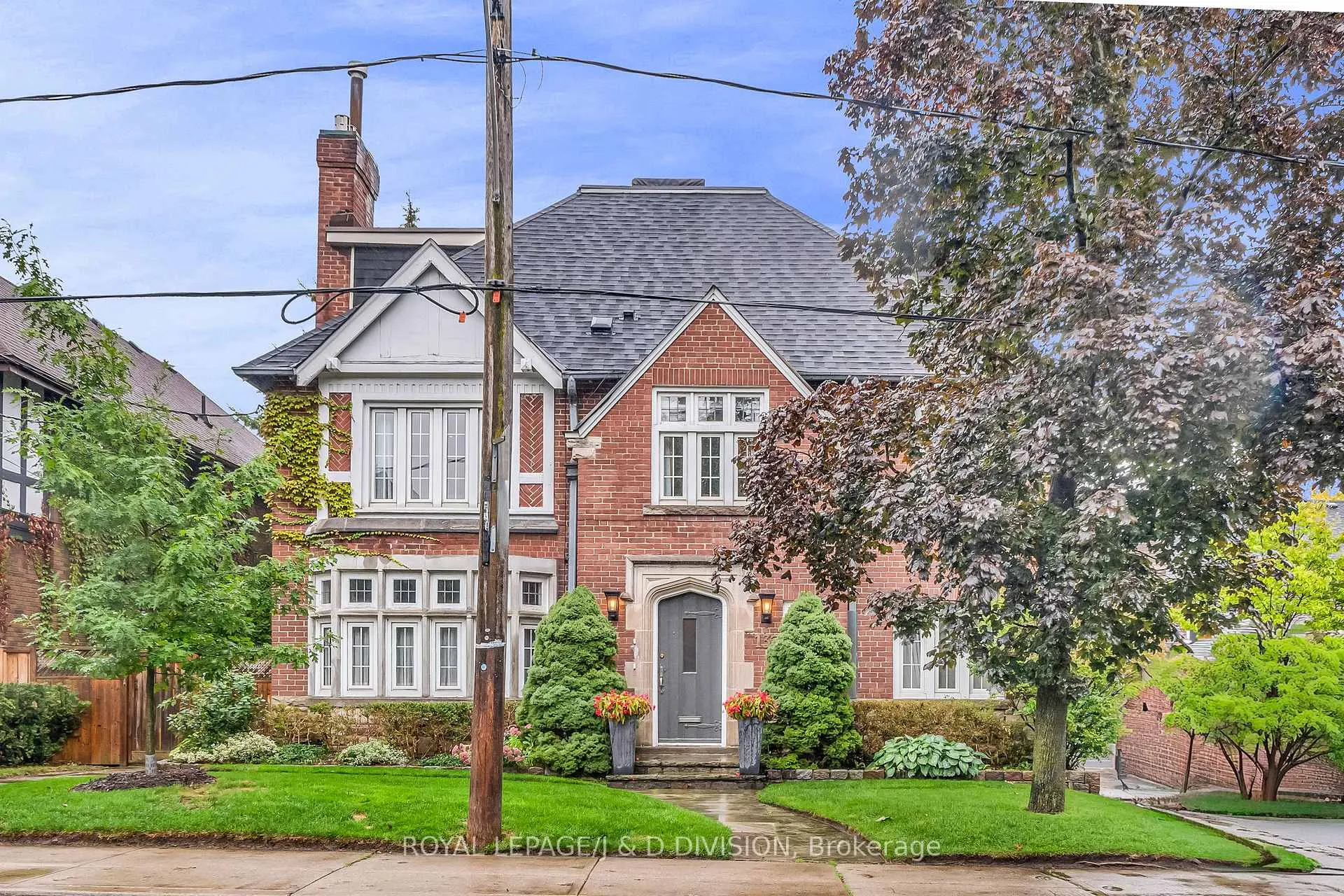 Photo 49 of 137 Highbourne Road, Toronto, Yonge-Eglinton — HOMEH
