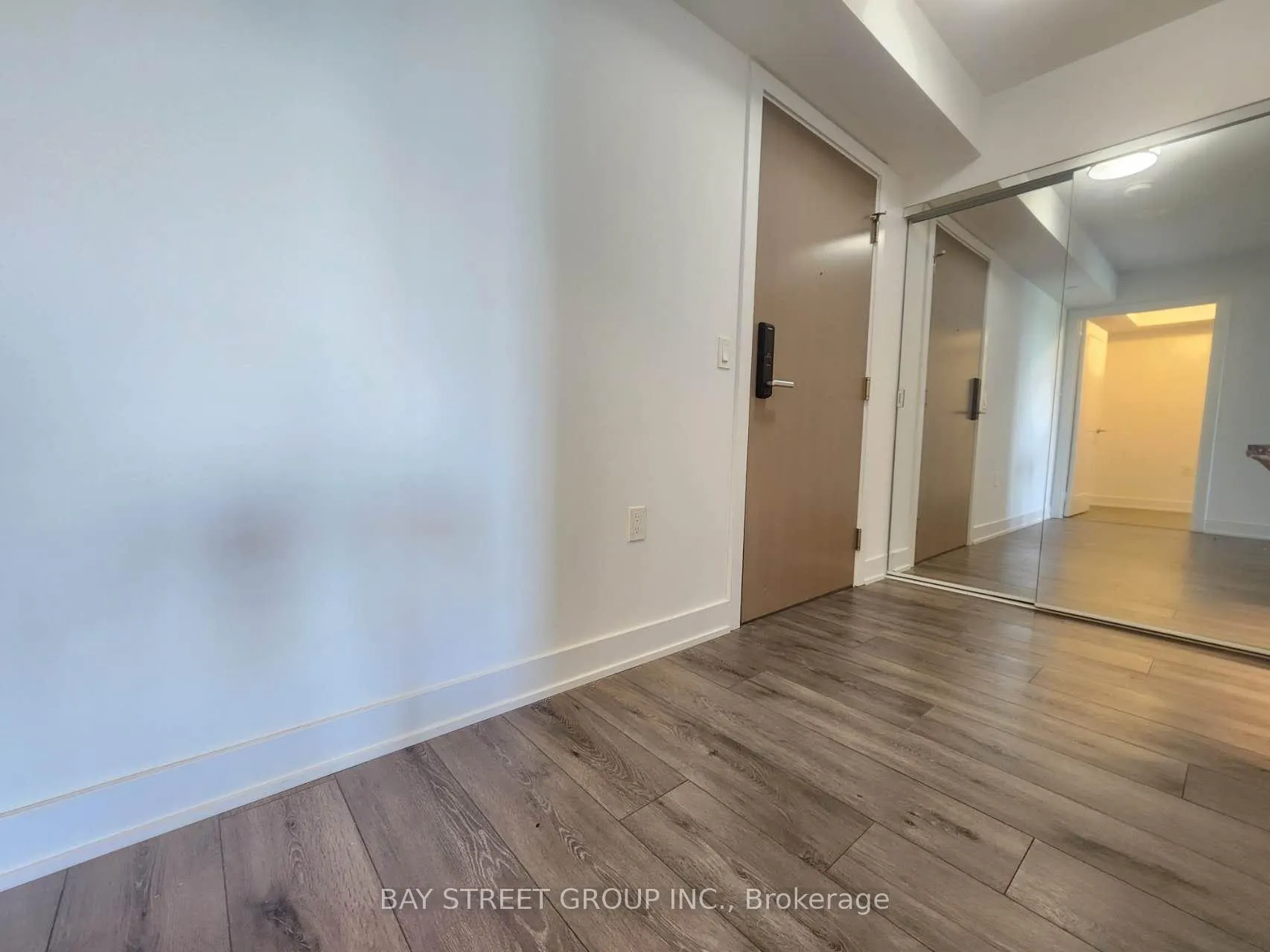 Photo 3 of Unit 2024, 585 Bloor Street E, Toronto, North St. James Town — HOMEH