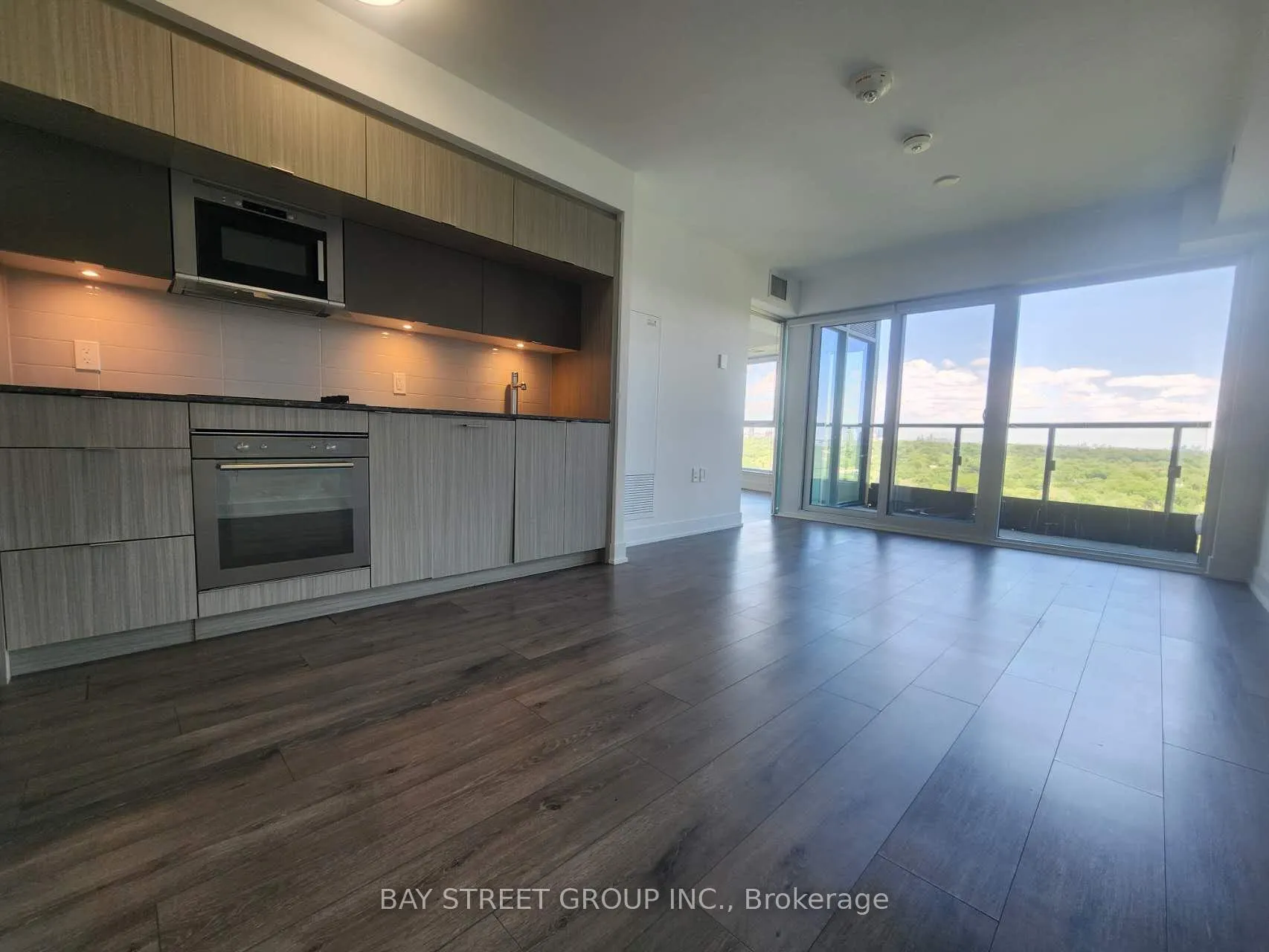 Photo 7 of Unit 2024, 585 Bloor Street E, Toronto, North St. James Town — HOMEH