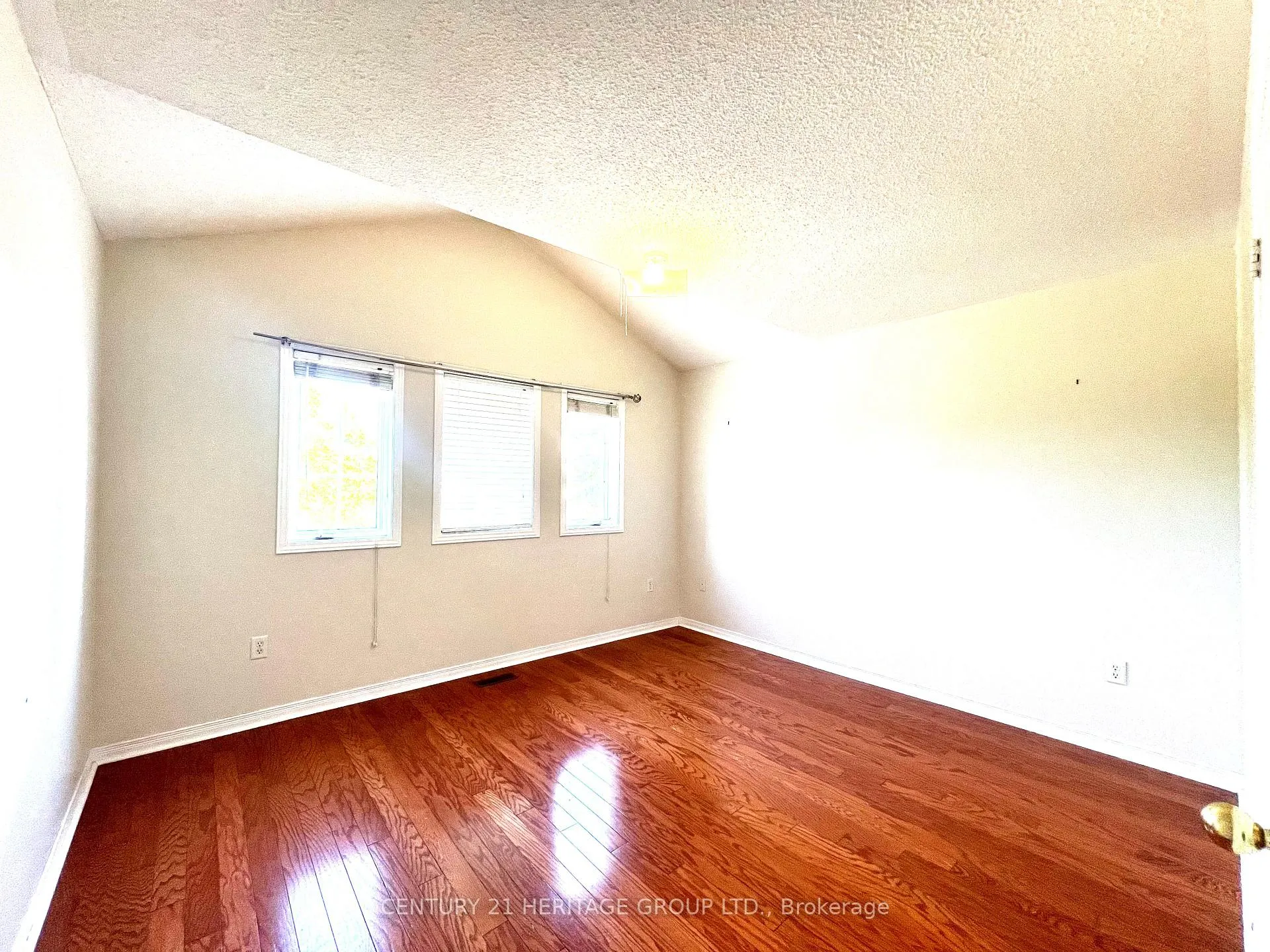 Photo 19 of 80 Belvia Drive, Vaughan, Patterson — HOMEH
