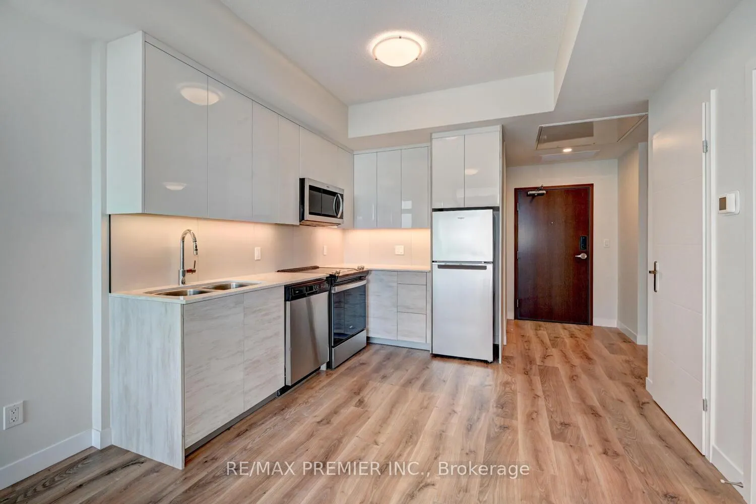 Photo 4 of Unit 813, 60 Frederick Street, Kitchener — HOMEH