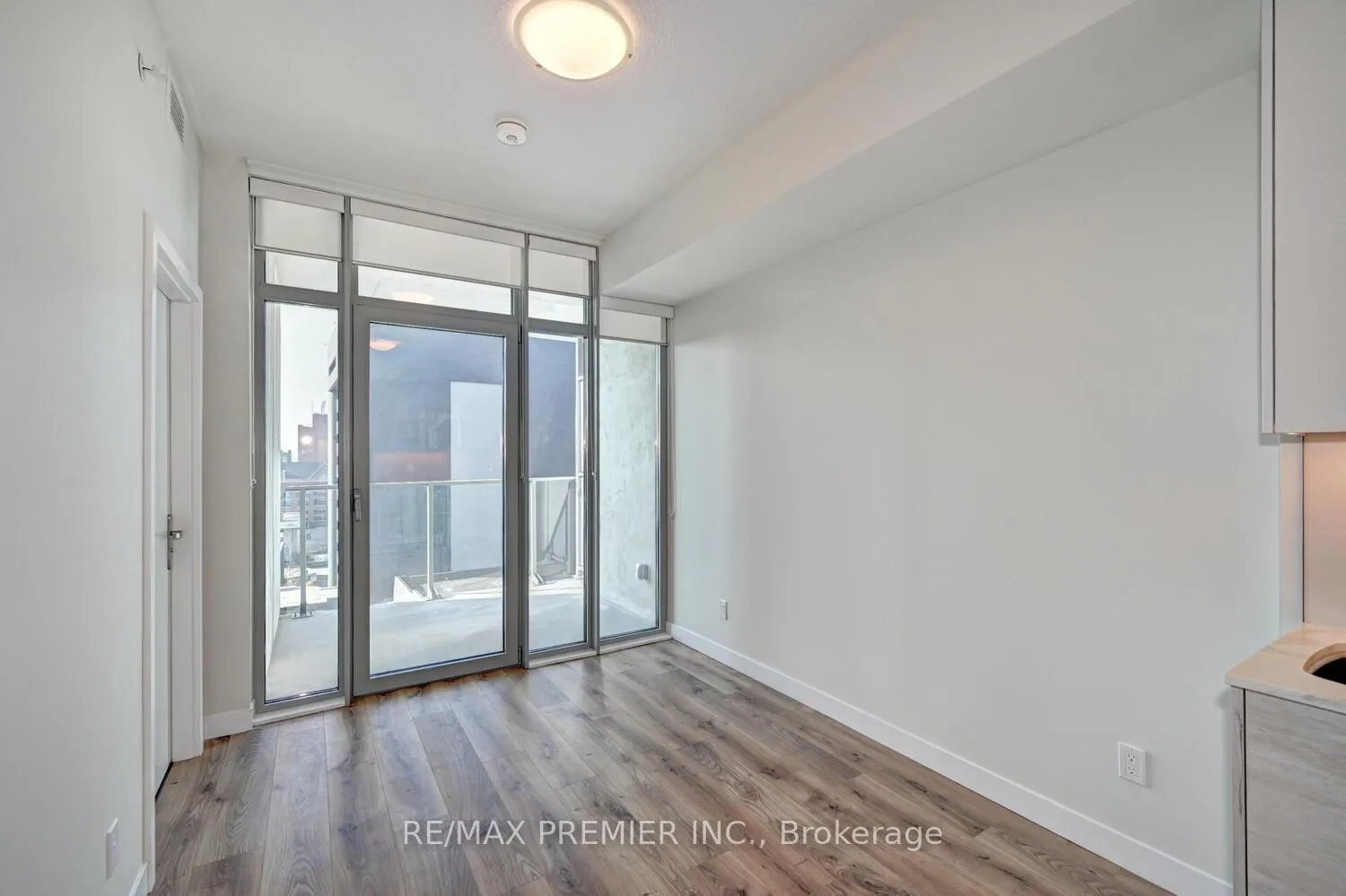 Photo 6 of Unit 813, 60 Frederick Street, Kitchener — HOMEH