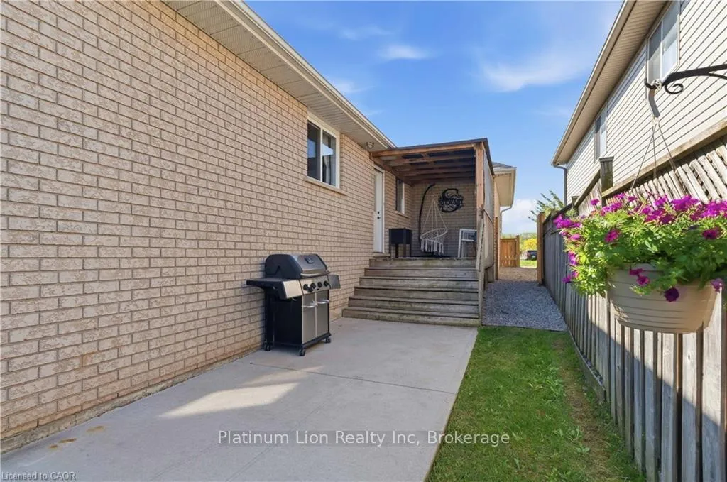 Photo 31 of 36 Garner's Lane, Brantford, Empire South — HOMEH