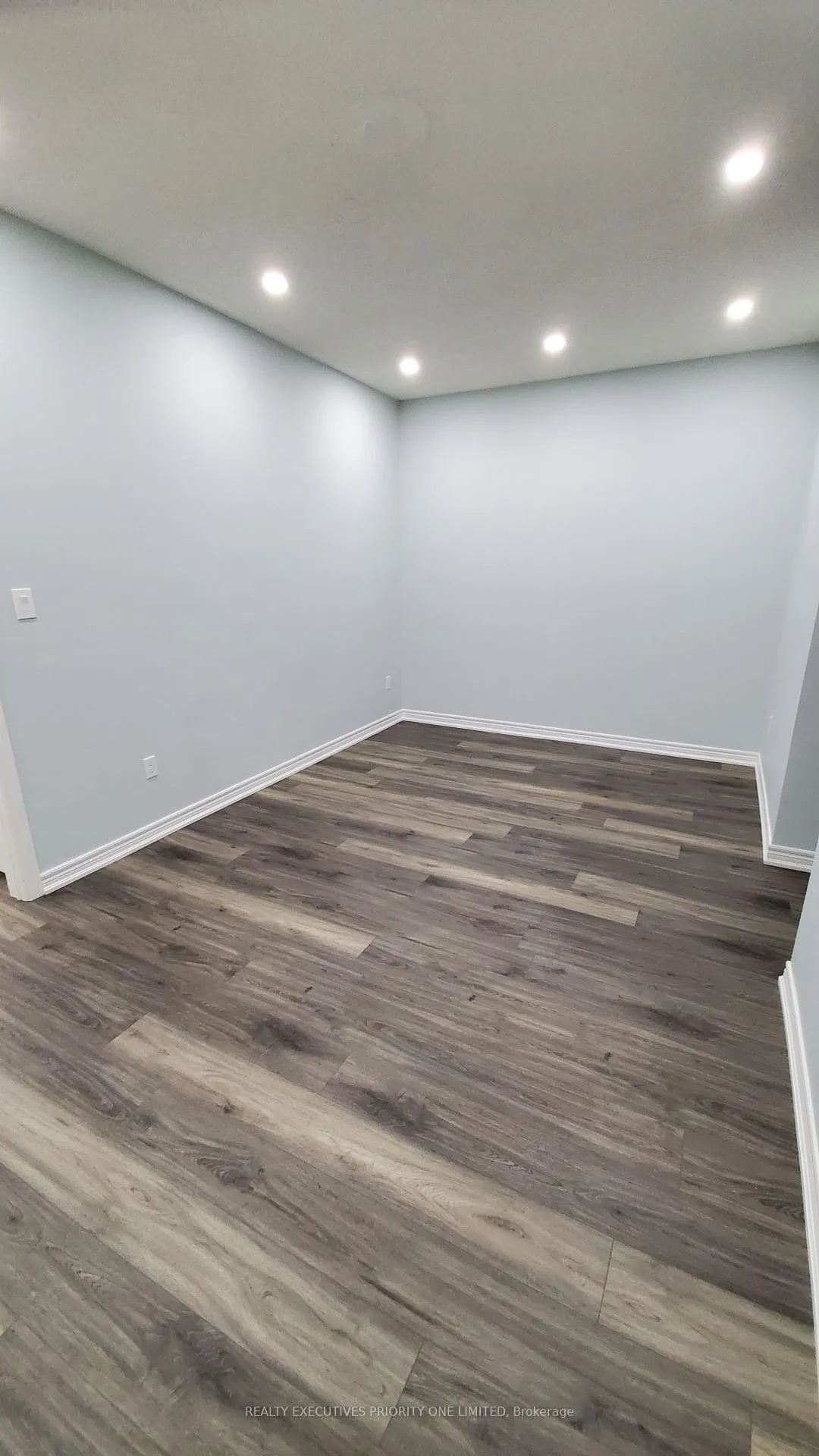 Photo 5 of Unit Upper Floor, 18 Ed Quigg Way, Vaughan, Sonoma Heights — HOMEH