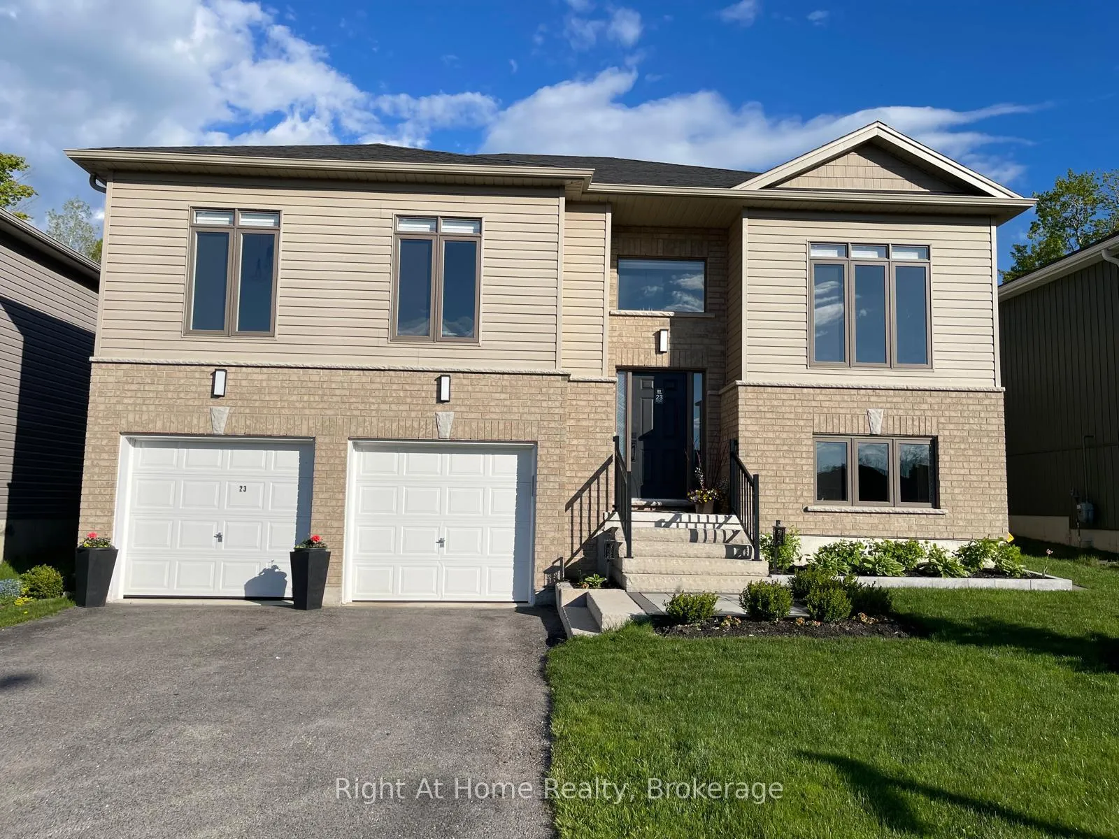Photo 1 of 23 Ralph Dalton Boulevard, Tay, Victoria Harbour — HOMEH