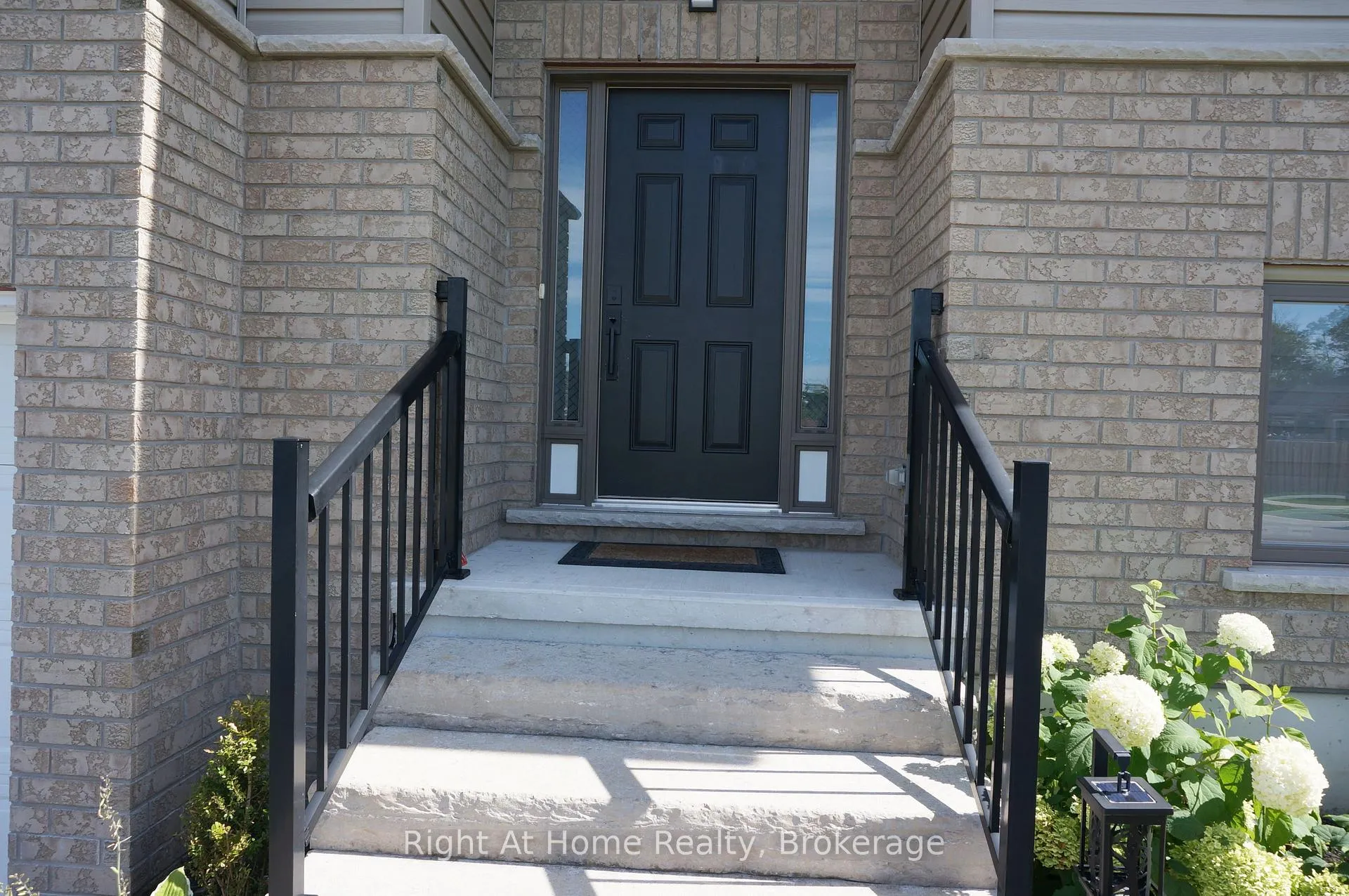 Photo 4 of 23 Ralph Dalton Boulevard, Tay, Victoria Harbour — HOMEH