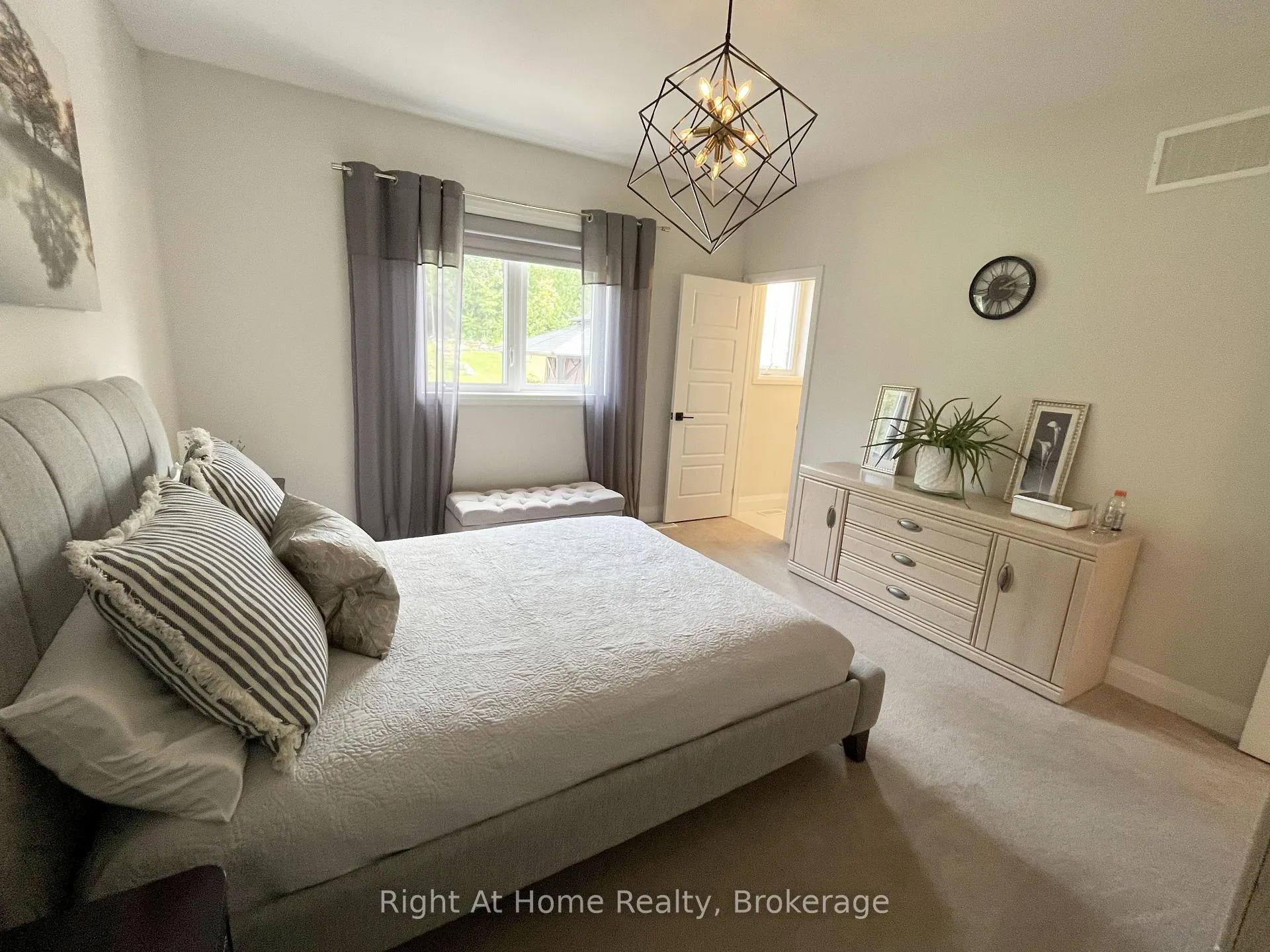 Photo 19 of 23 Ralph Dalton Boulevard, Tay, Victoria Harbour — HOMEH