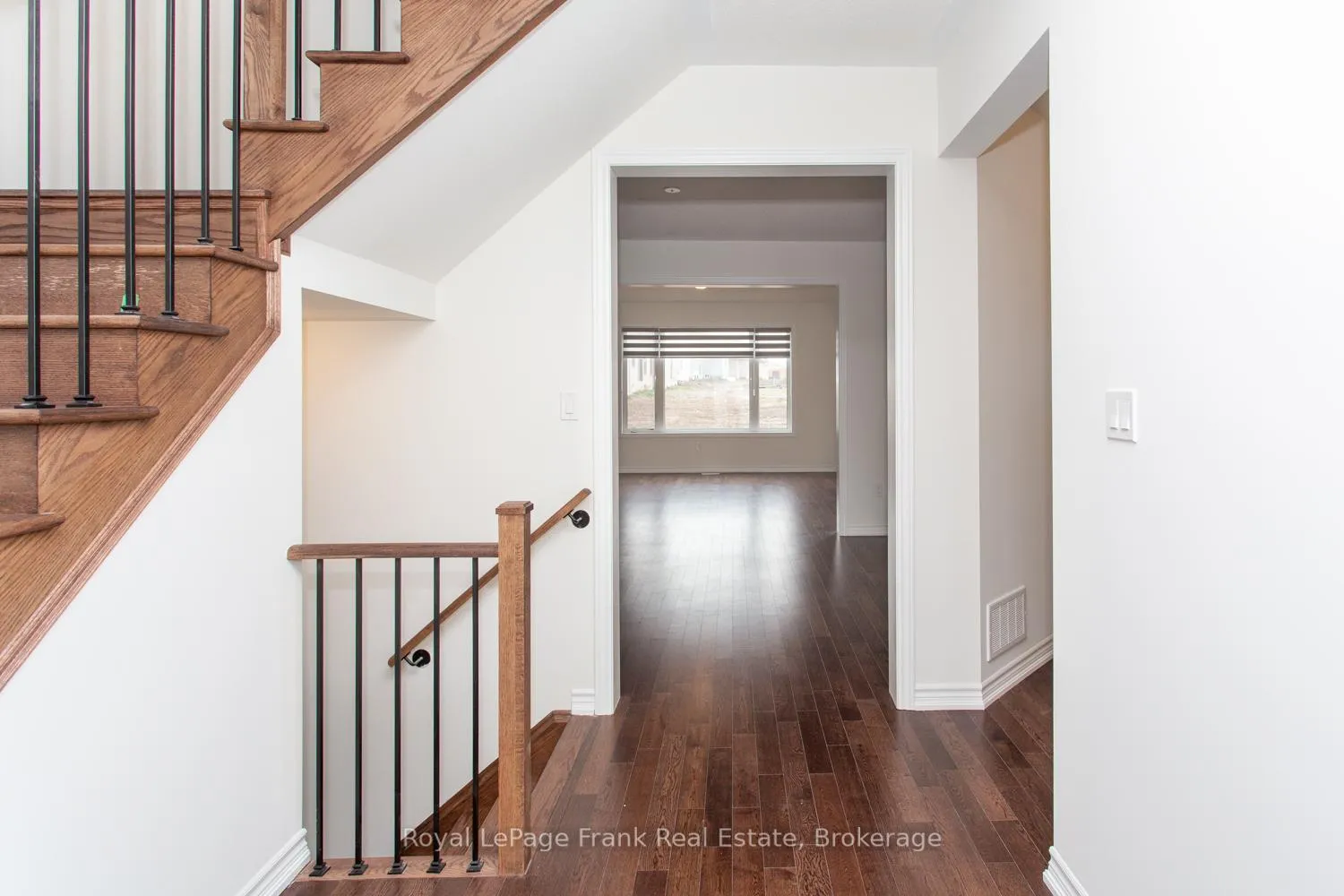 Photo 4 of 5 Hennessey Crescent, Kawartha Lakes, Lindsay — HOMEH