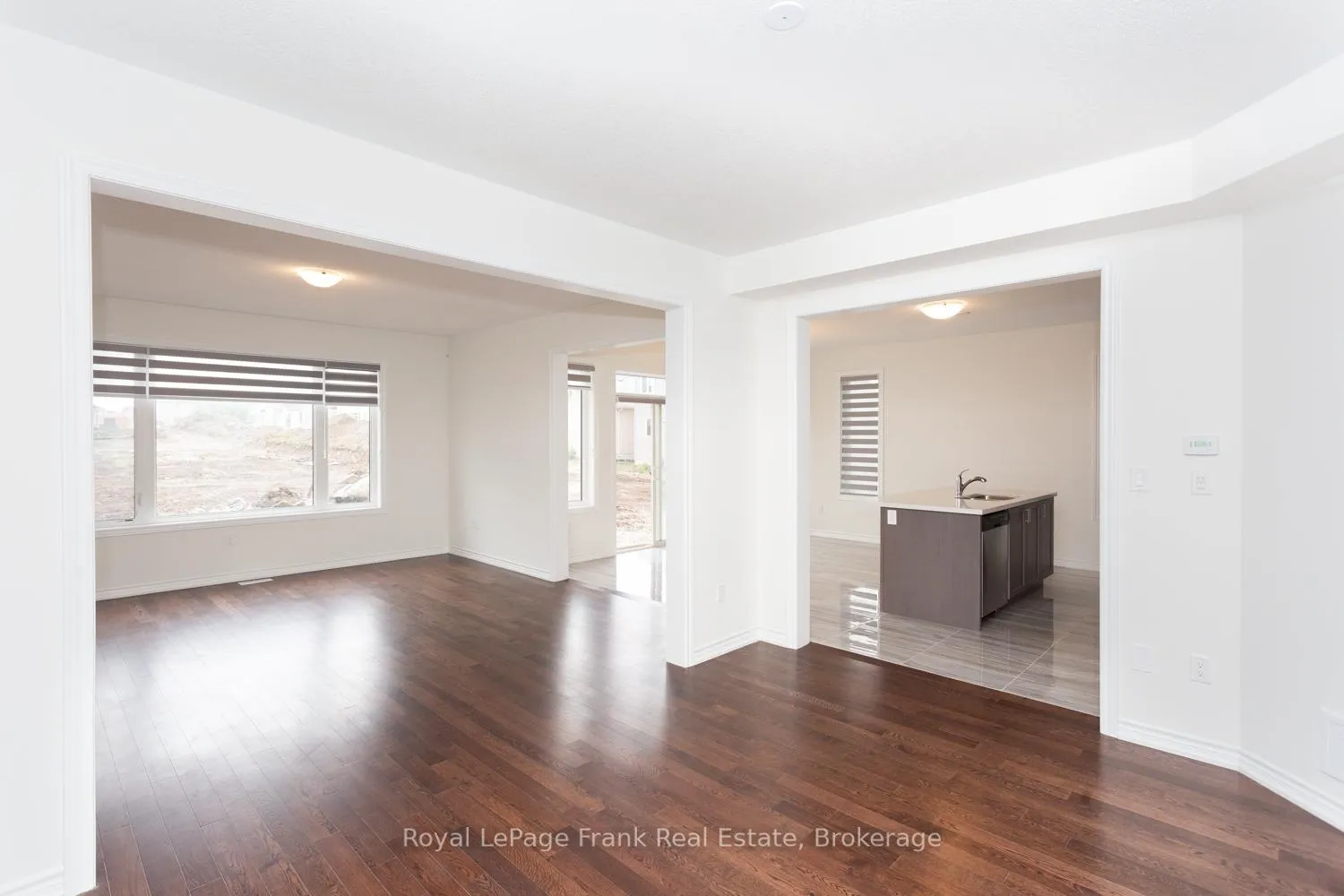 Photo 6 of 5 Hennessey Crescent, Kawartha Lakes, Lindsay — HOMEH