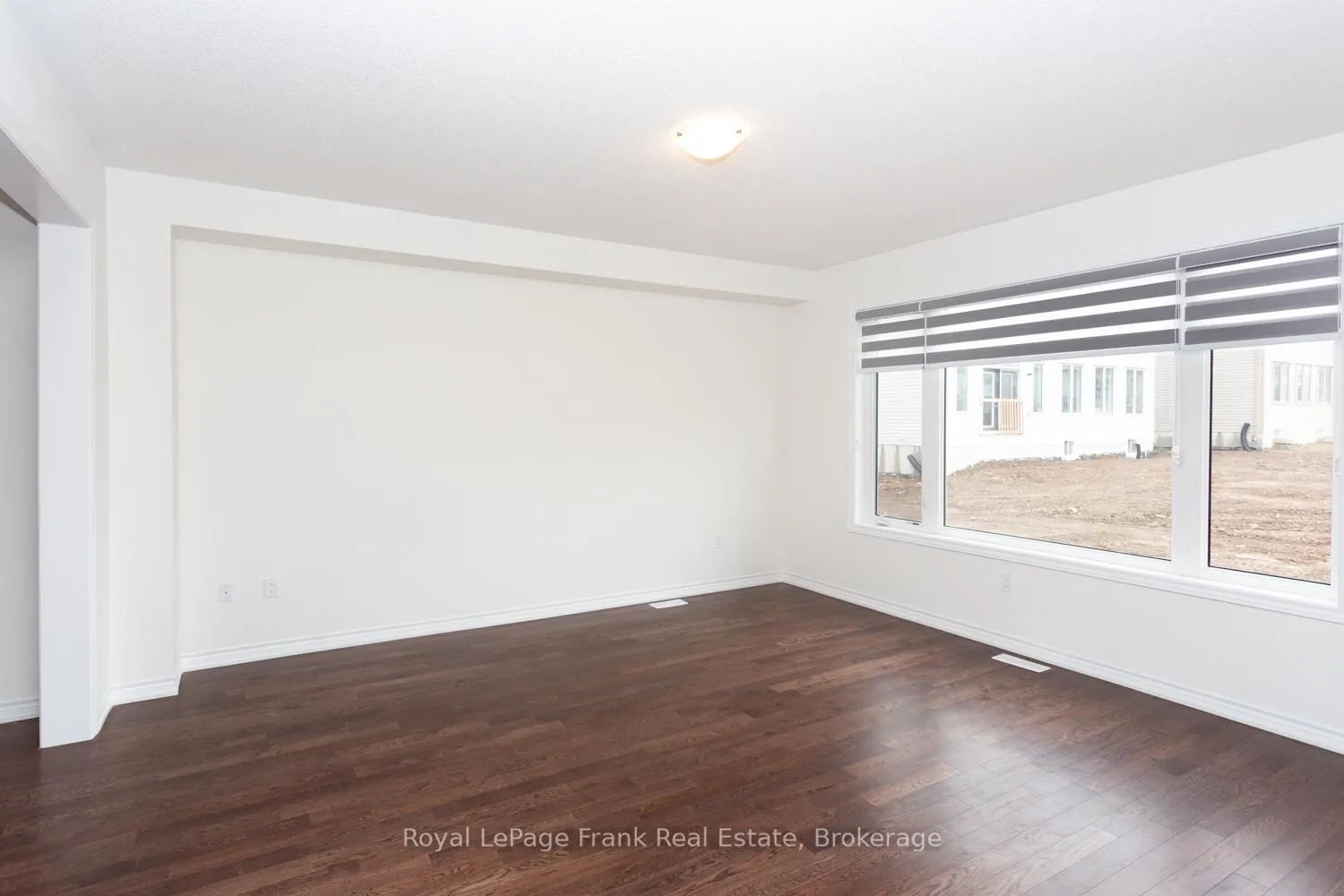 Photo 11 of 5 Hennessey Crescent, Kawartha Lakes, Lindsay — HOMEH