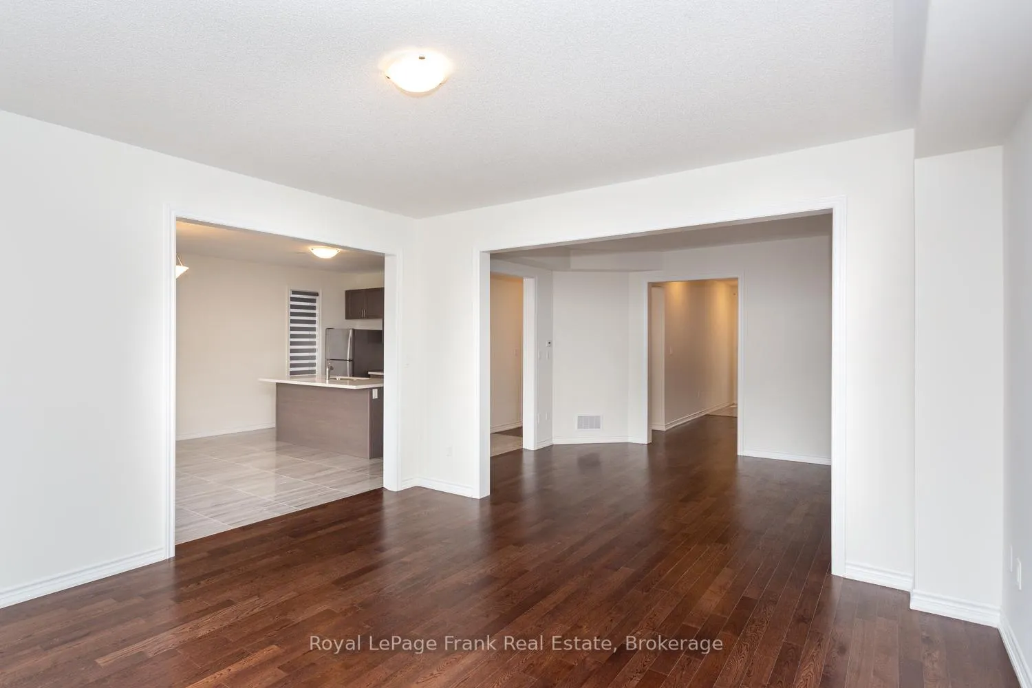 Photo 12 of 5 Hennessey Crescent, Kawartha Lakes, Lindsay — HOMEH