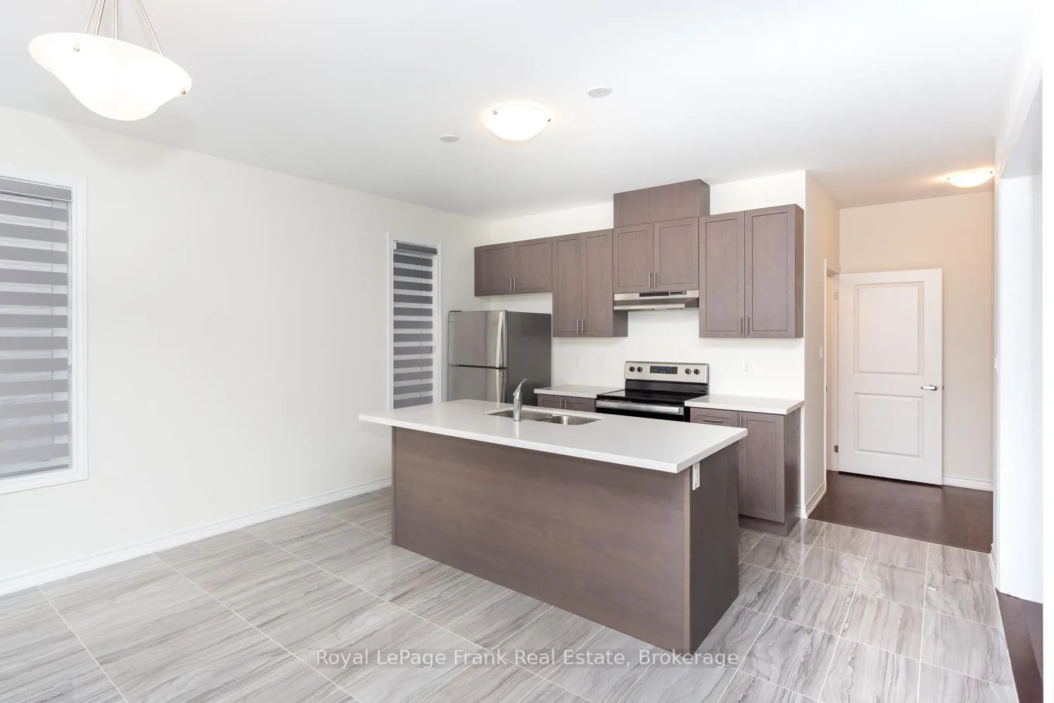 Photo 13 of 5 Hennessey Crescent, Kawartha Lakes, Lindsay — HOMEH