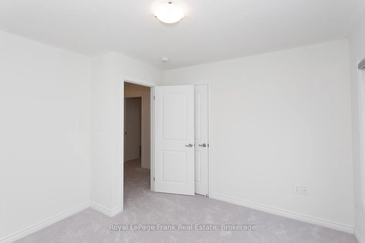Photo 25 of 5 Hennessey Crescent, Kawartha Lakes, Lindsay — HOMEH