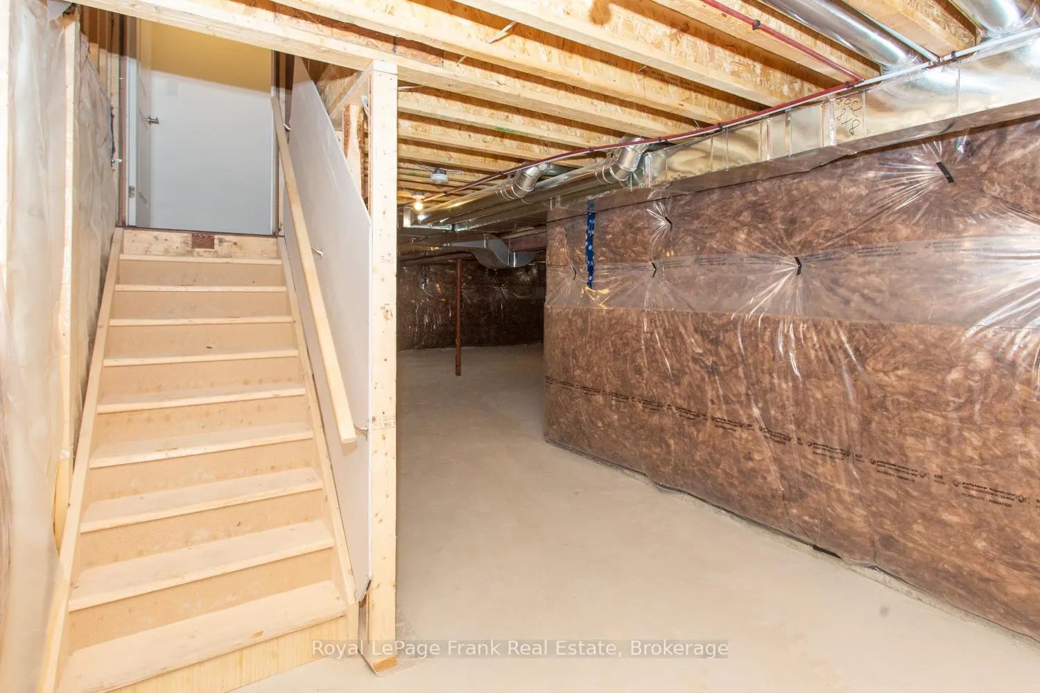 Photo 44 of 5 Hennessey Crescent, Kawartha Lakes, Lindsay — HOMEH