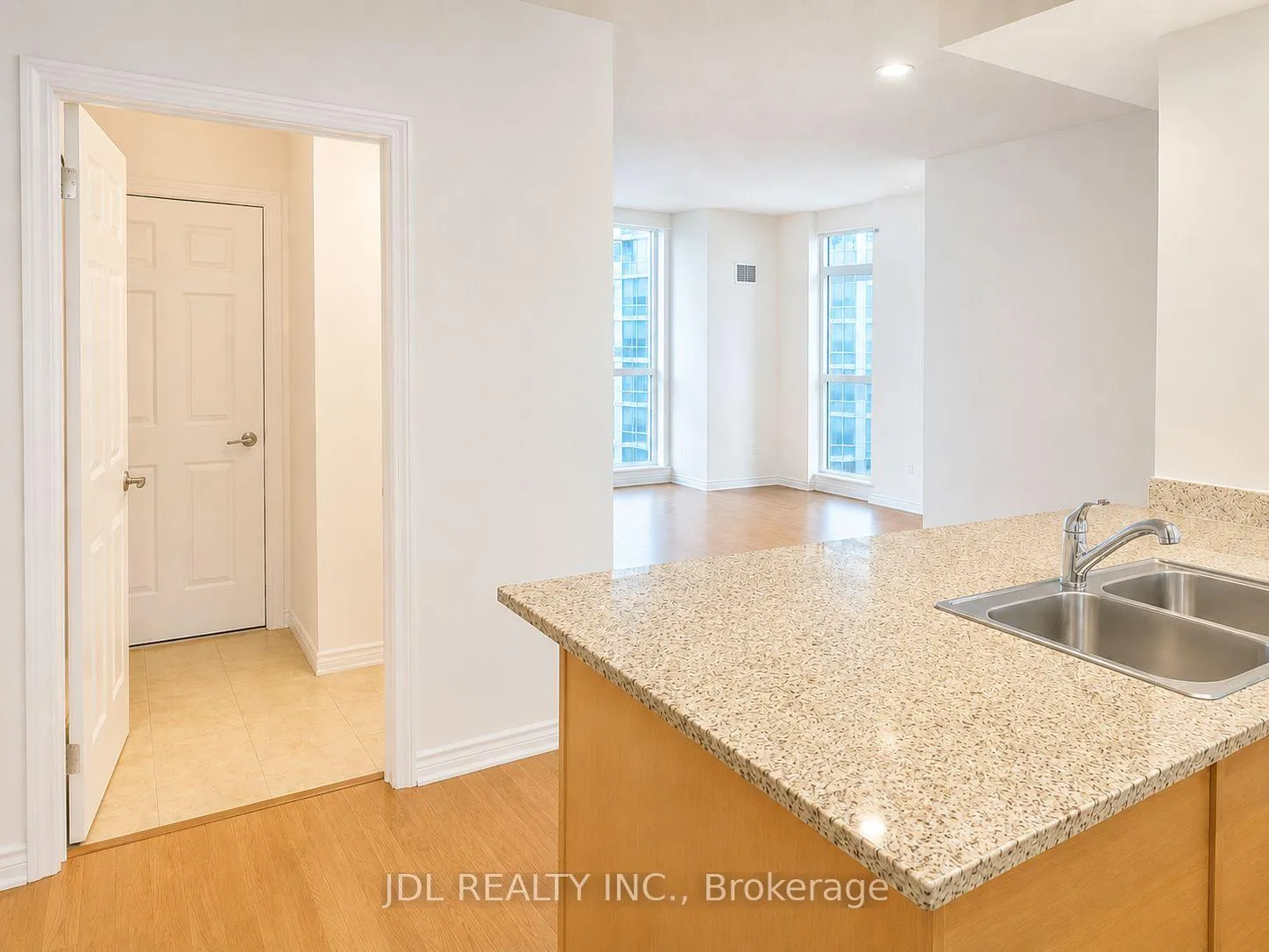 Photo 3 of Unit 2612, 761 Bay Street, Toronto, Bay Street Corridor — HOMEH