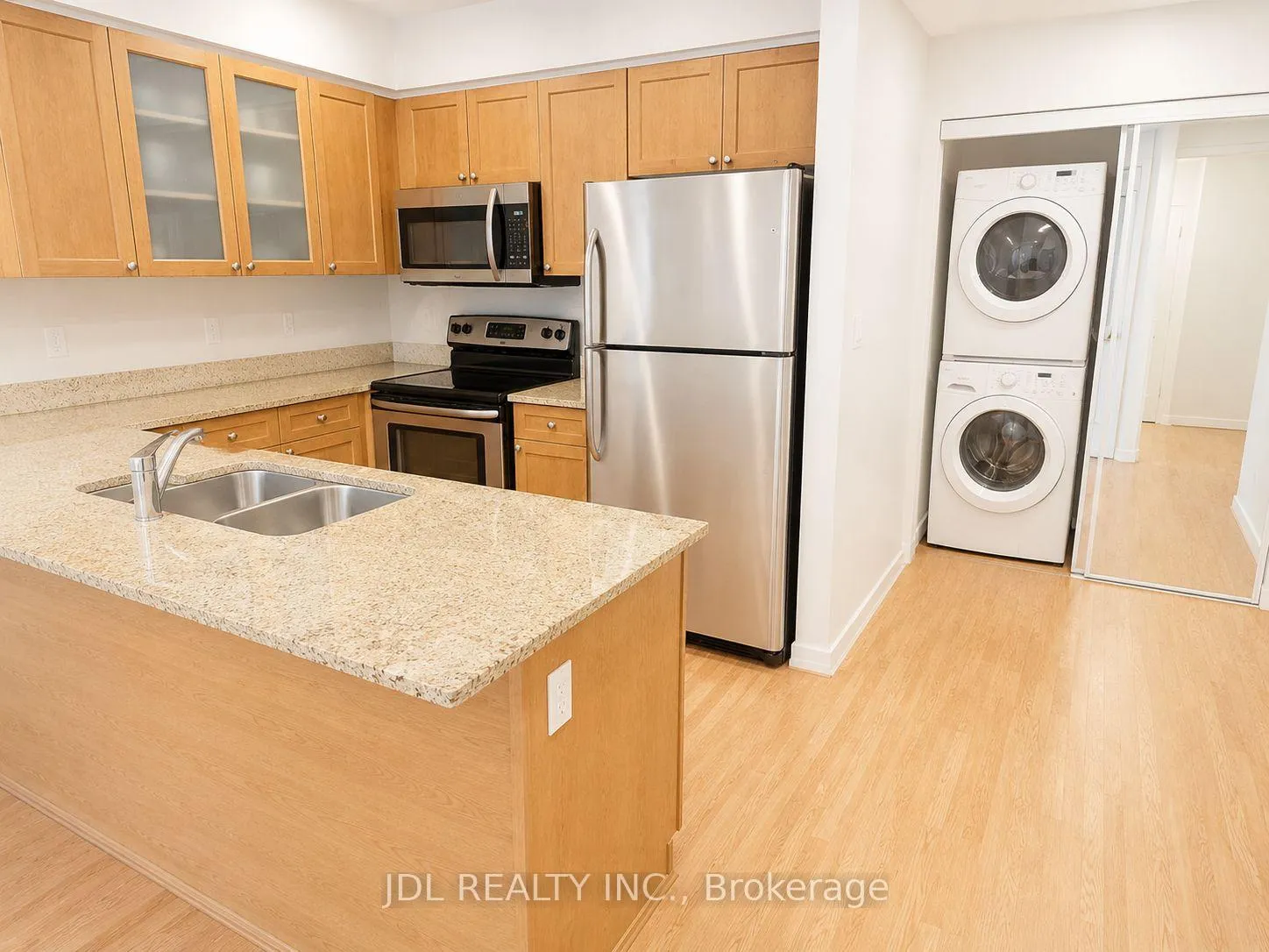 Photo 4 of Unit 2612, 761 Bay Street, Toronto, Bay Street Corridor — HOMEH