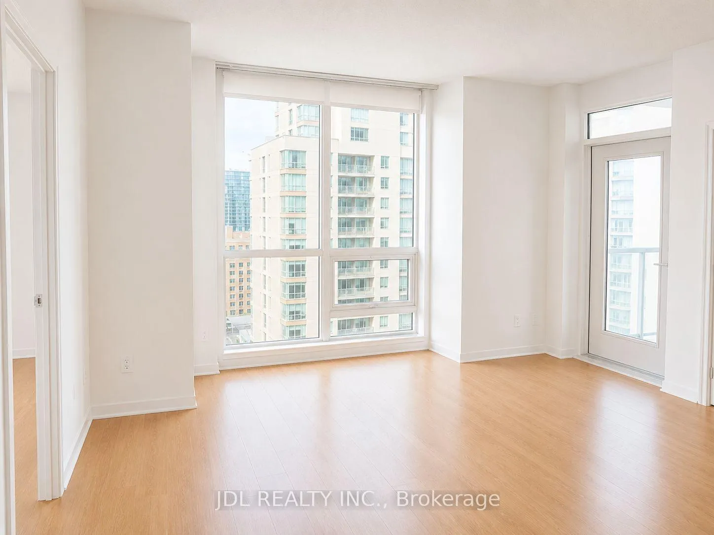 Photo 5 of Unit 2612, 761 Bay Street, Toronto, Bay Street Corridor — HOMEH