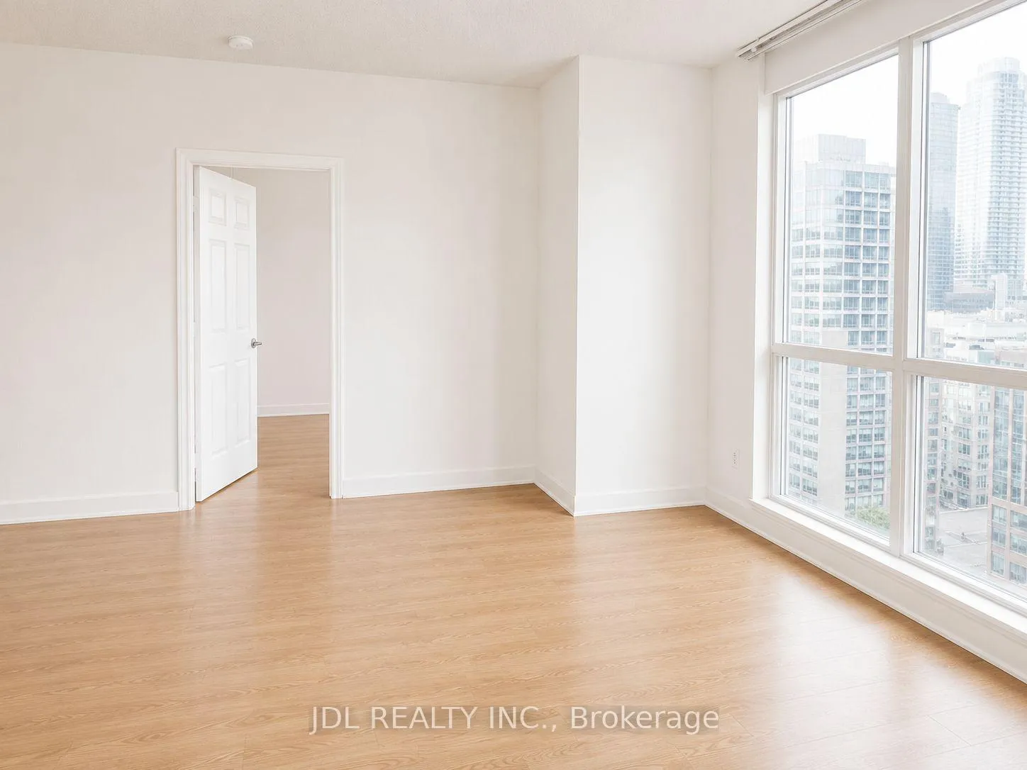 Photo 6 of Unit 2612, 761 Bay Street, Toronto, Bay Street Corridor — HOMEH