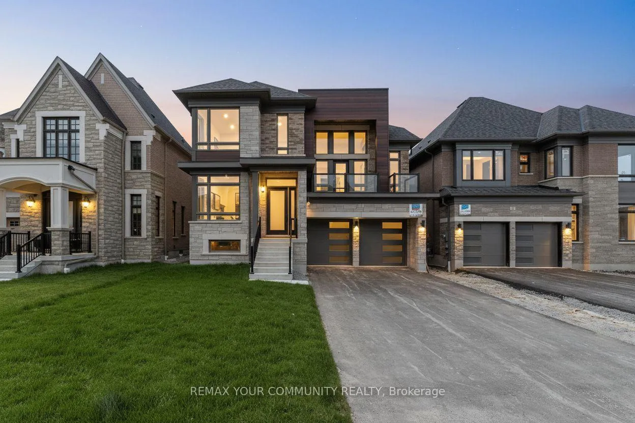Photo 1 of 5 Garriock Hall Avenue, King, King City — HOMEH
