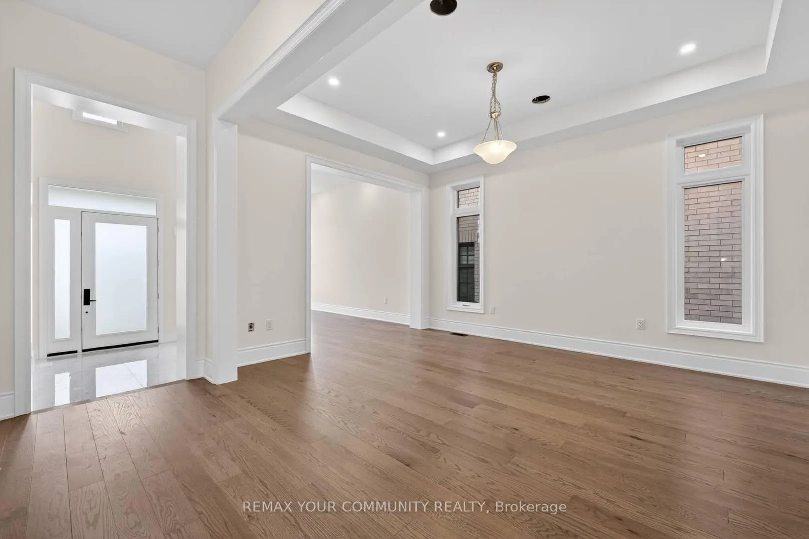 Photo 6 of 5 Garriock Hall Avenue, King, King City — HOMEH