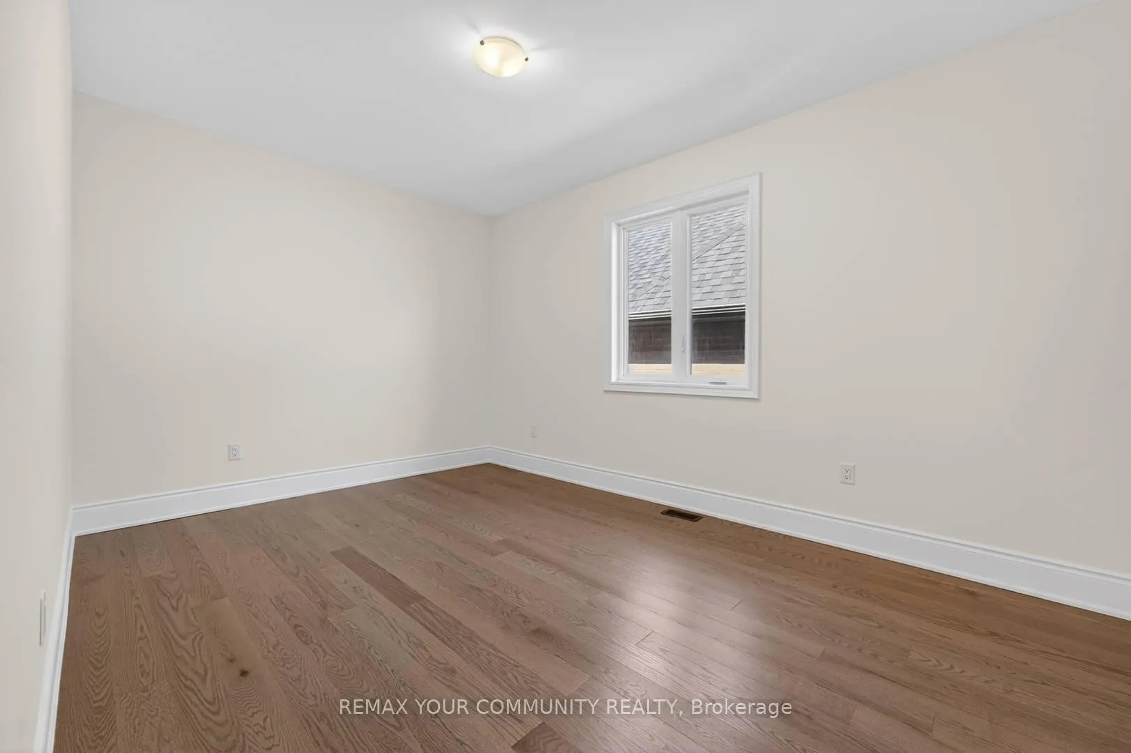 Photo 31 of 5 Garriock Hall Avenue, King, King City — HOMEH
