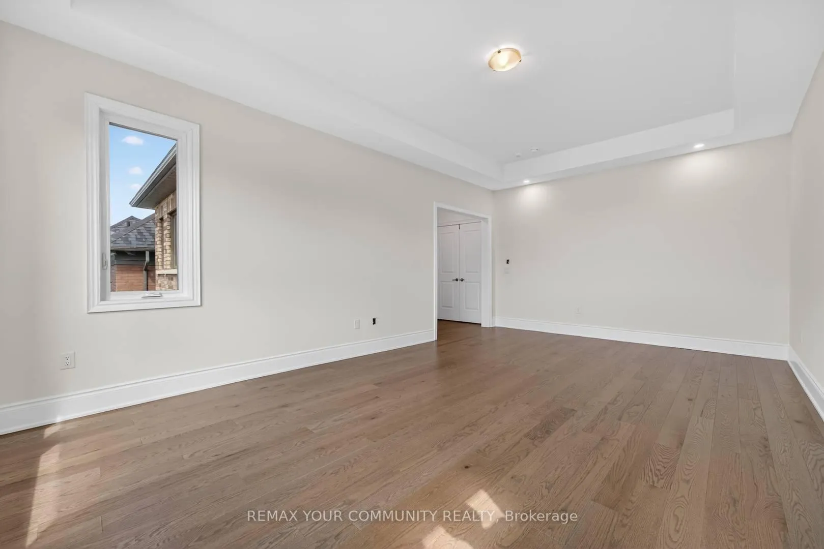 Photo 35 of 5 Garriock Hall Avenue, King, King City — HOMEH