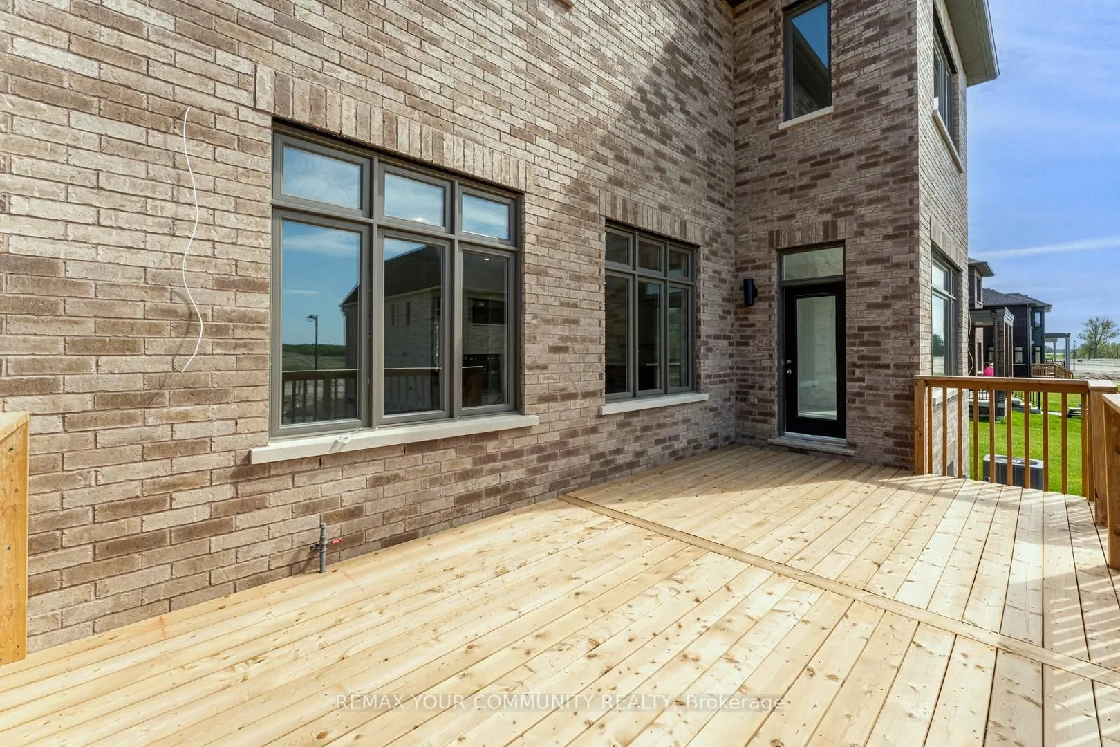 Photo 41 of 5 Garriock Hall Avenue, King, King City — HOMEH