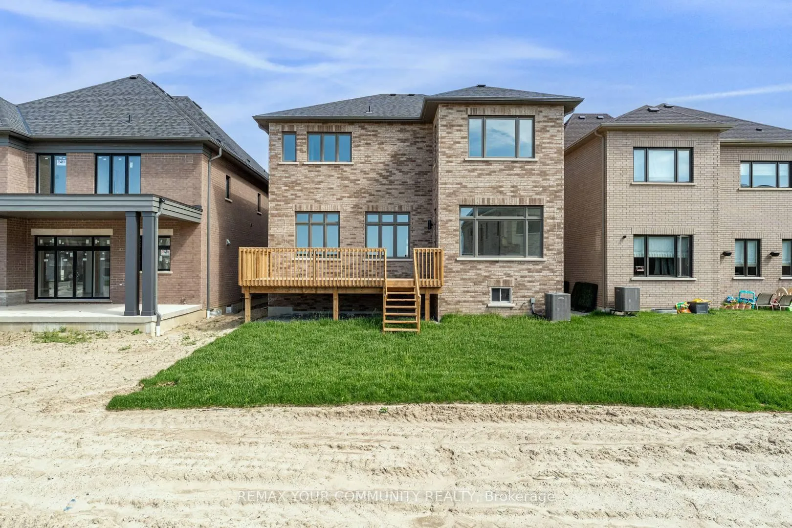 Photo 42 of 5 Garriock Hall Avenue, King, King City — HOMEH