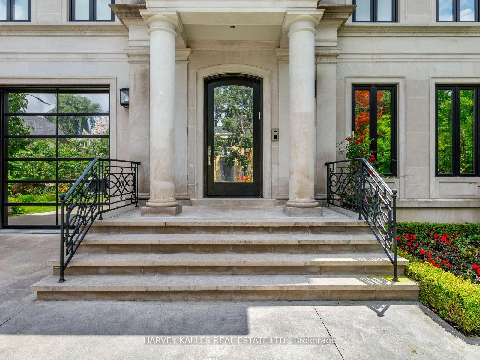 Photo 4 of 327 Cortleigh Boulevard, Toronto, Bedford Park-Nortown — HOMEH