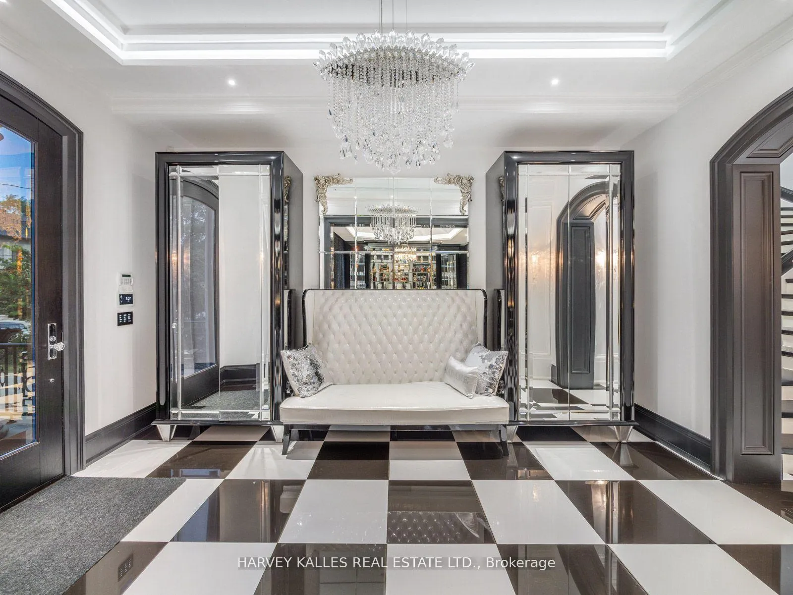 Photo 6 of 327 Cortleigh Boulevard, Toronto, Bedford Park-Nortown — HOMEH
