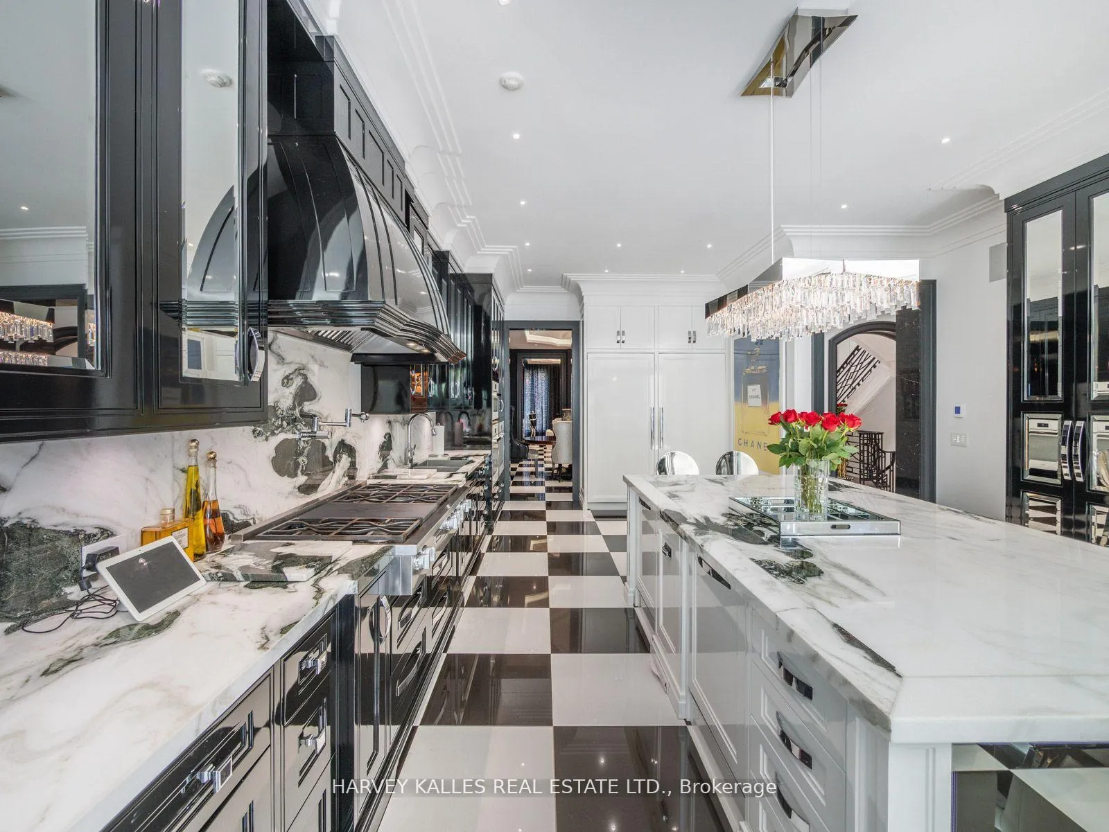 Photo 14 of 327 Cortleigh Boulevard, Toronto, Bedford Park-Nortown — HOMEH
